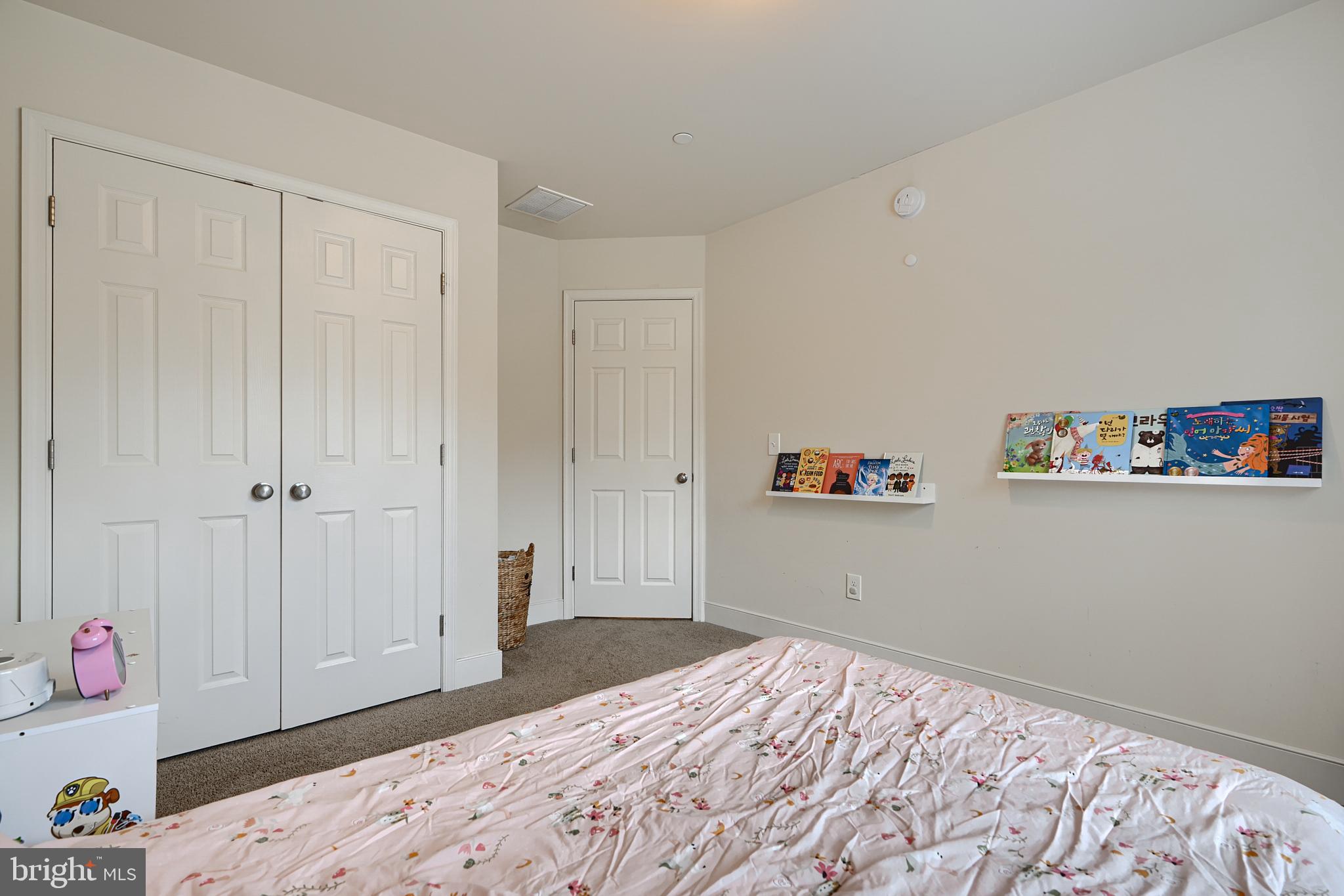 FIELDSTONE MANOR CONDO - Residential