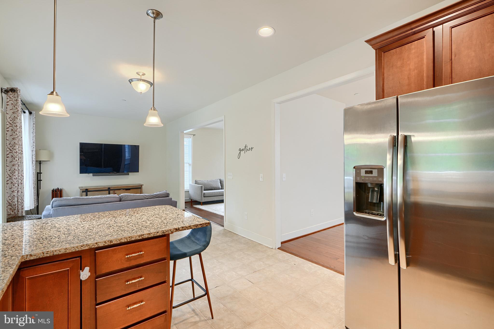 FIELDSTONE MANOR CONDO - Residential