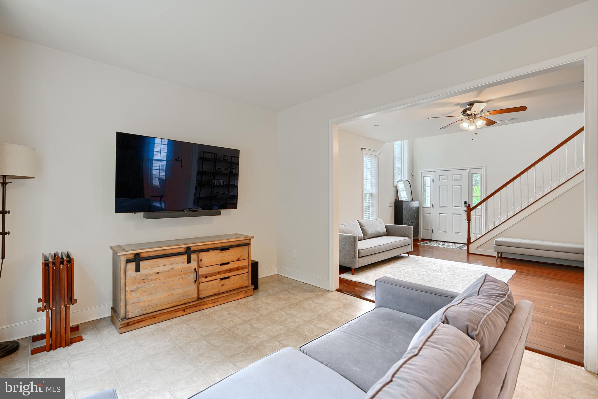 FIELDSTONE MANOR CONDO - Residential