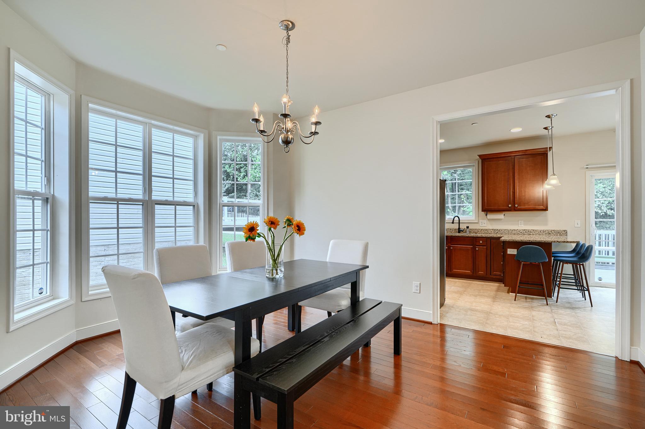 FIELDSTONE MANOR CONDO - Residential