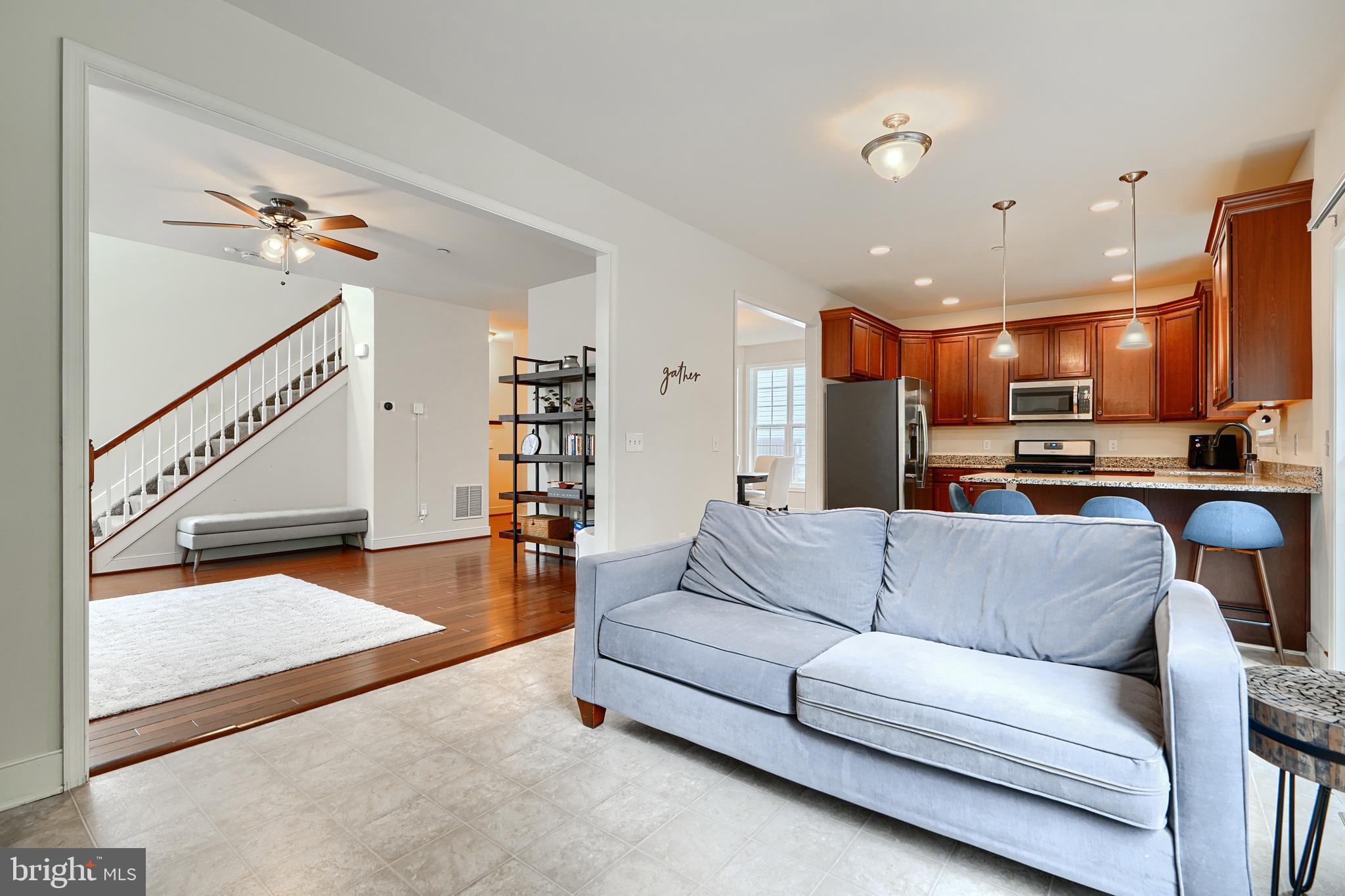 FIELDSTONE MANOR CONDO - Residential