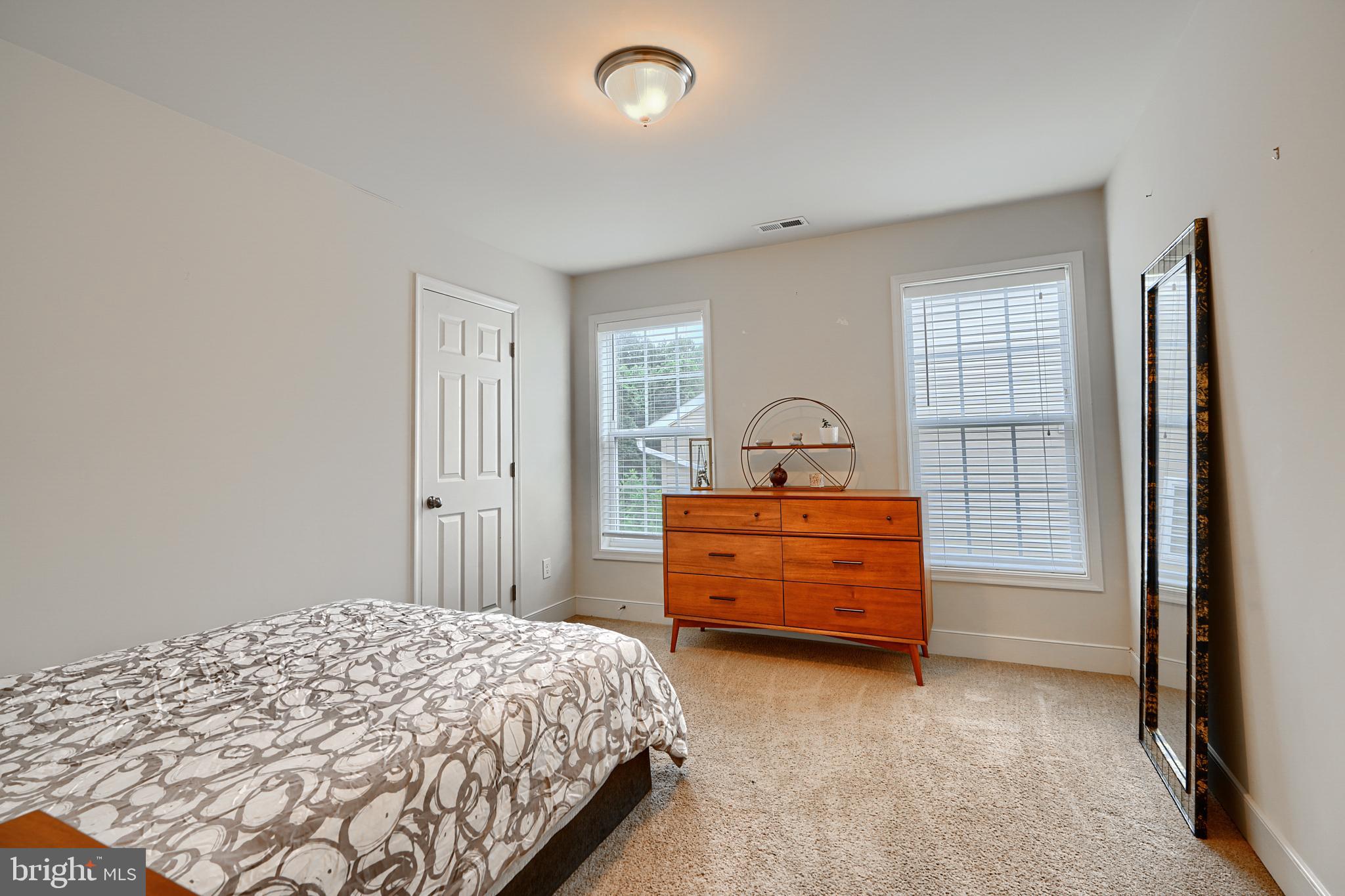 FIELDSTONE MANOR CONDO - Residential