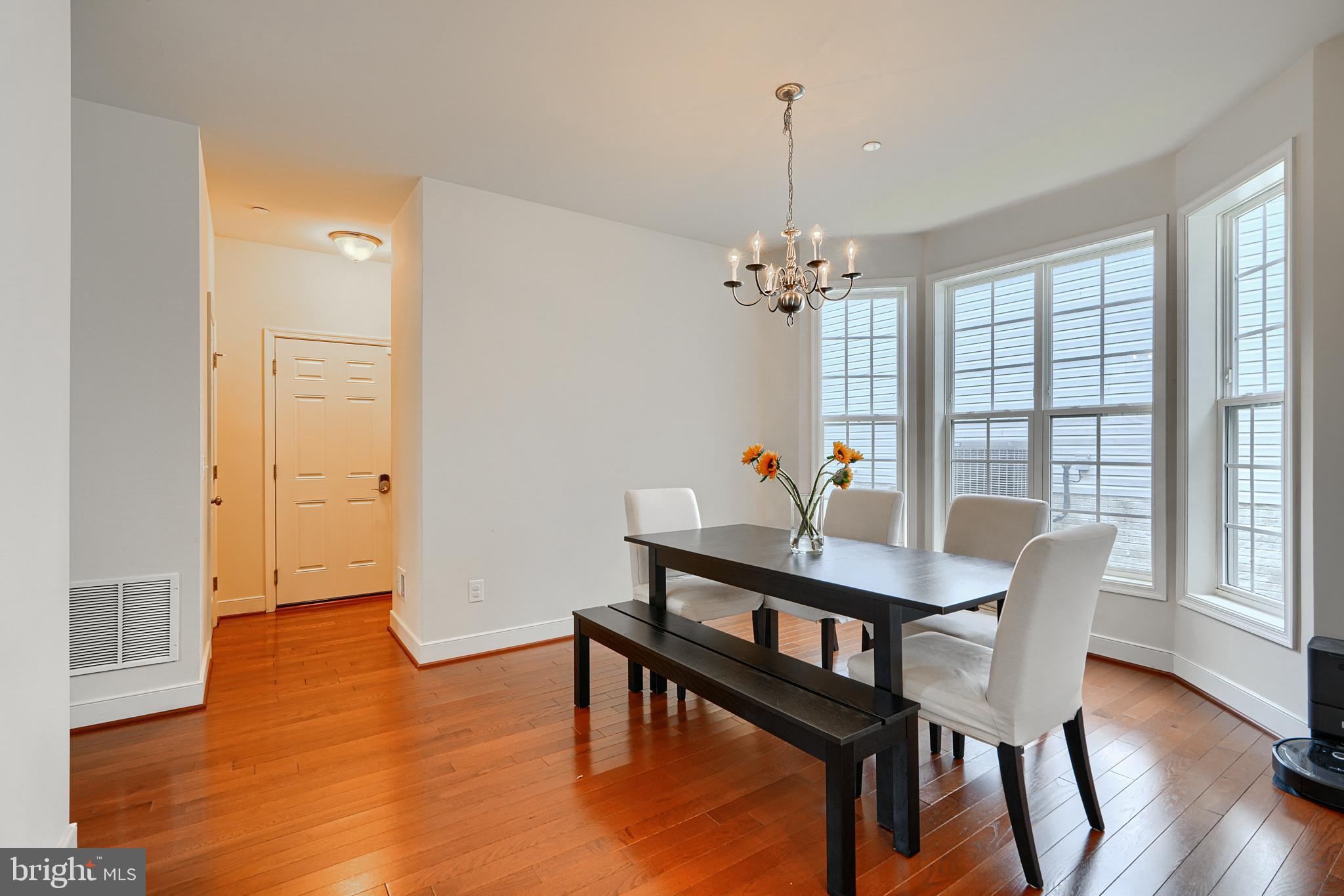 FIELDSTONE MANOR CONDO - Residential