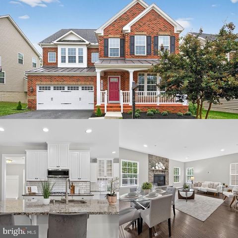 Photo of 14521 Bentley Park Drive, BURTONSVILLE, MD 20866 (MLS # MDMC2201794)