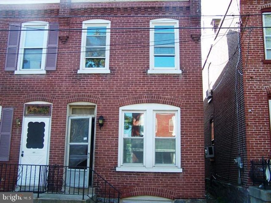Quiet Street and great potential, townhome in Lancaster City Schools featuring 3 Bedrooms and 1 bath, large combo Great Room and Dining Room and large open Kitchen. Good sized bedrooms with full bath on 2nd floor and full clean unfinished basement, fenced backyard. Buyer pays all transfer costs. Sold As-Is. Seller will do no repairs.