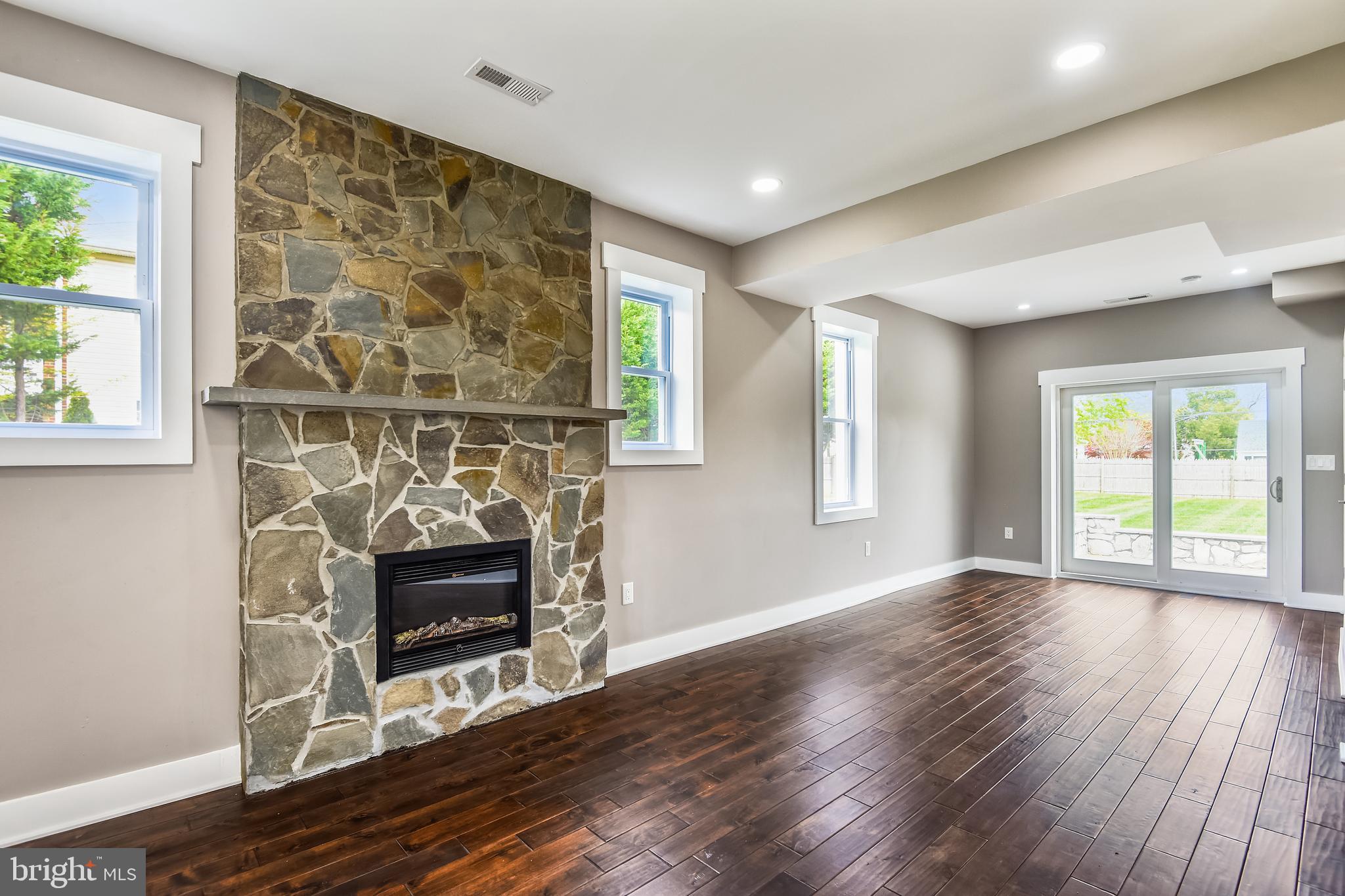 FRANCONIA - Residential