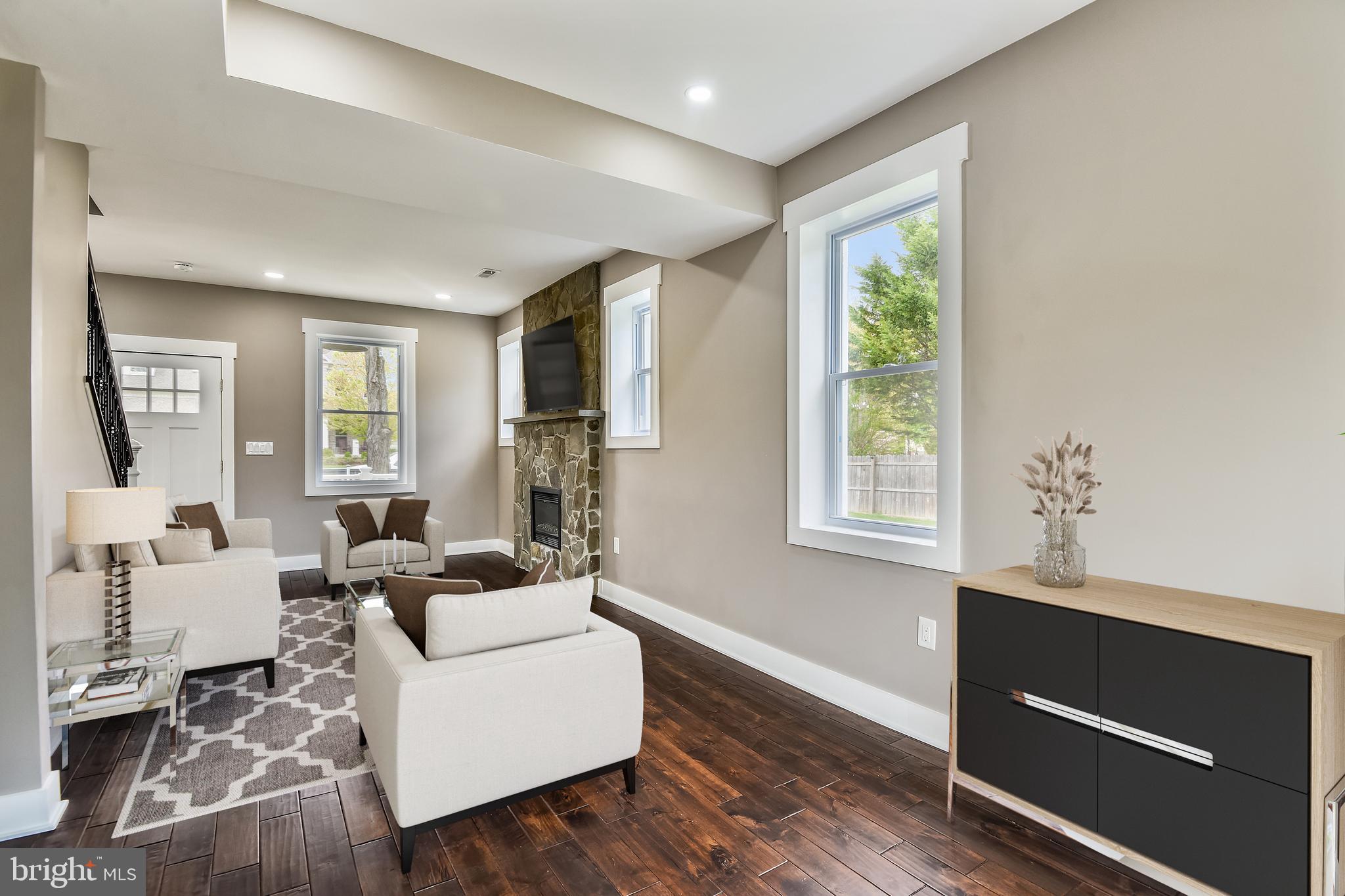 FRANCONIA - Residential