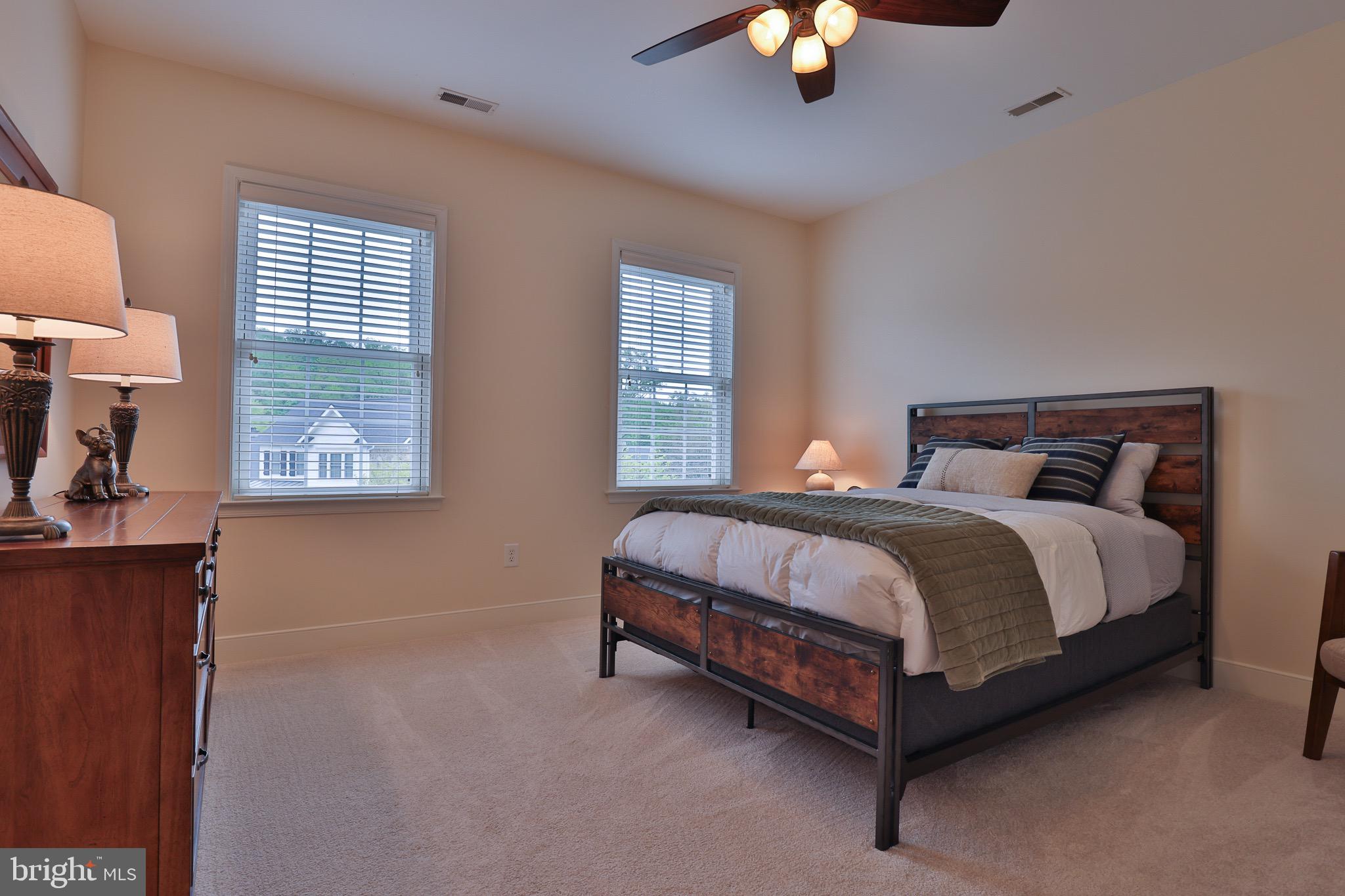 NORTH ROLAND PARK - Residential
