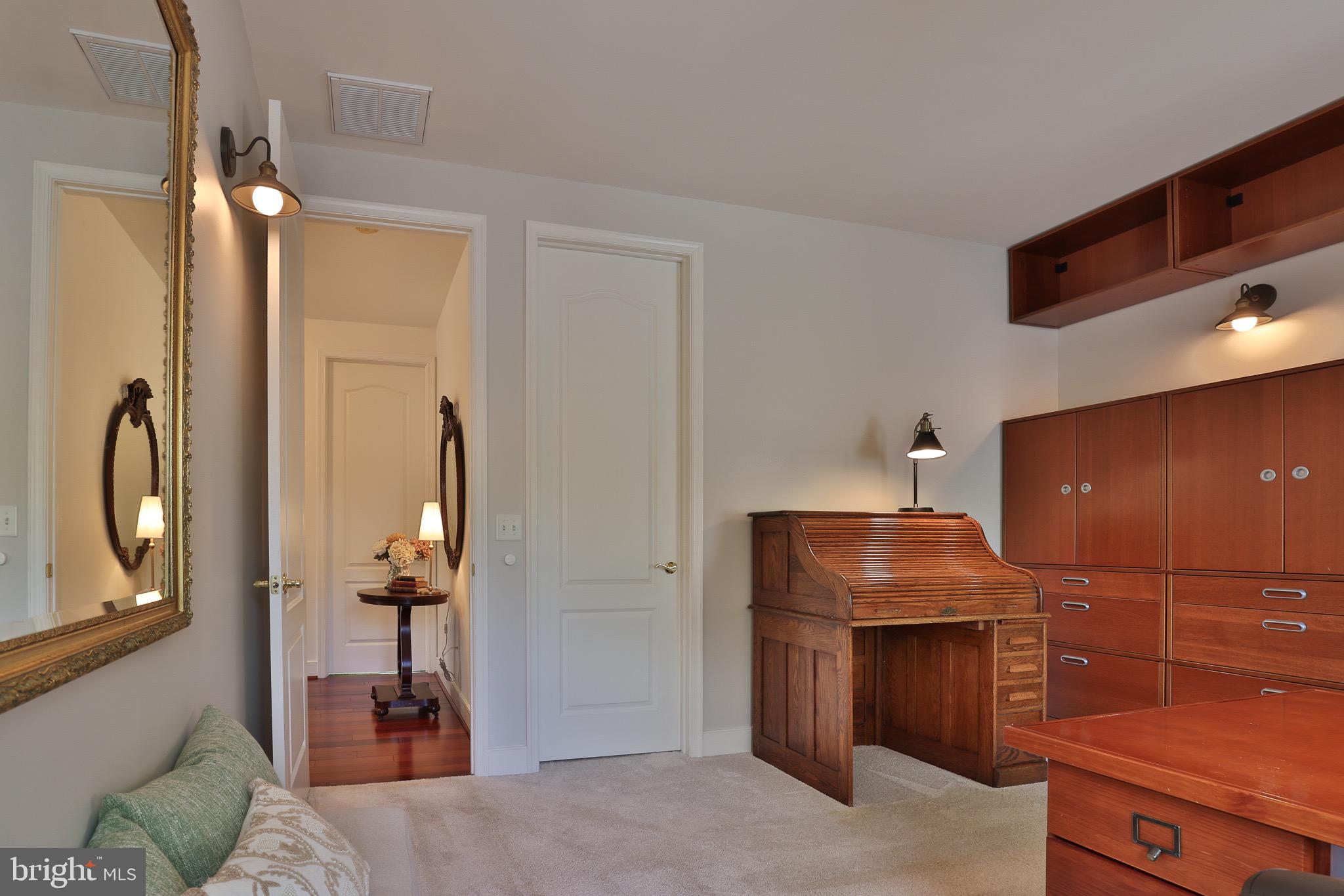 NORTH ROLAND PARK - Residential