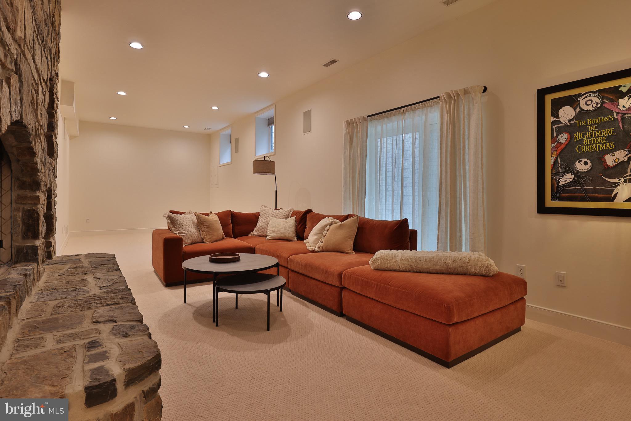 NORTH ROLAND PARK - Residential