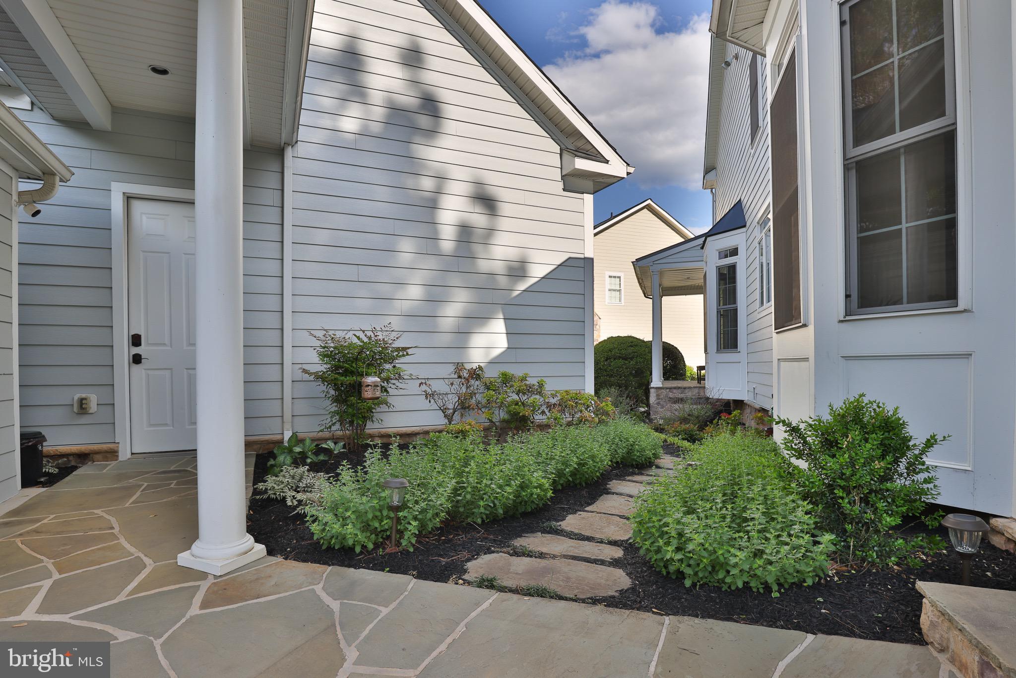 NORTH ROLAND PARK - Residential