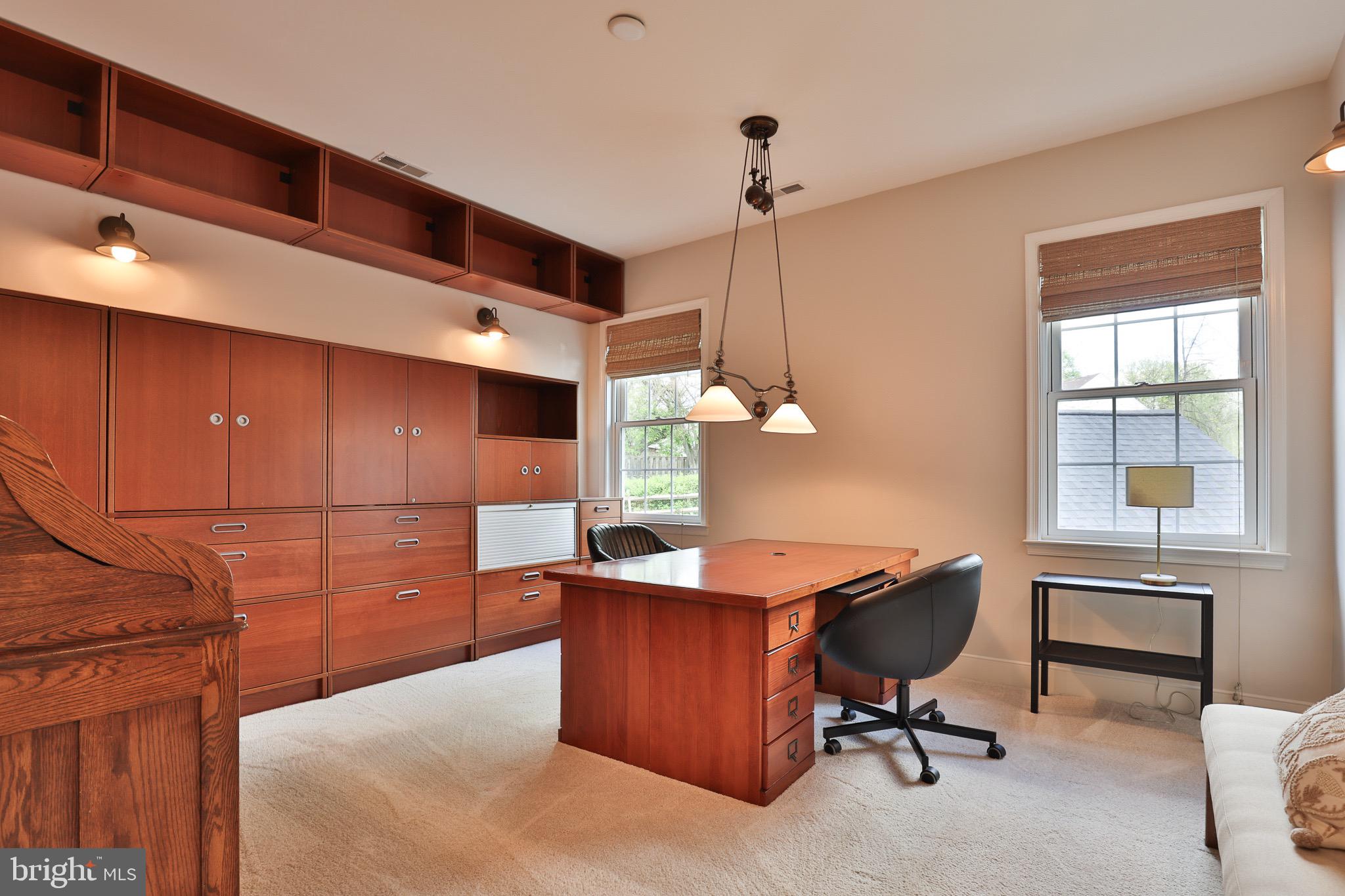 NORTH ROLAND PARK - Residential