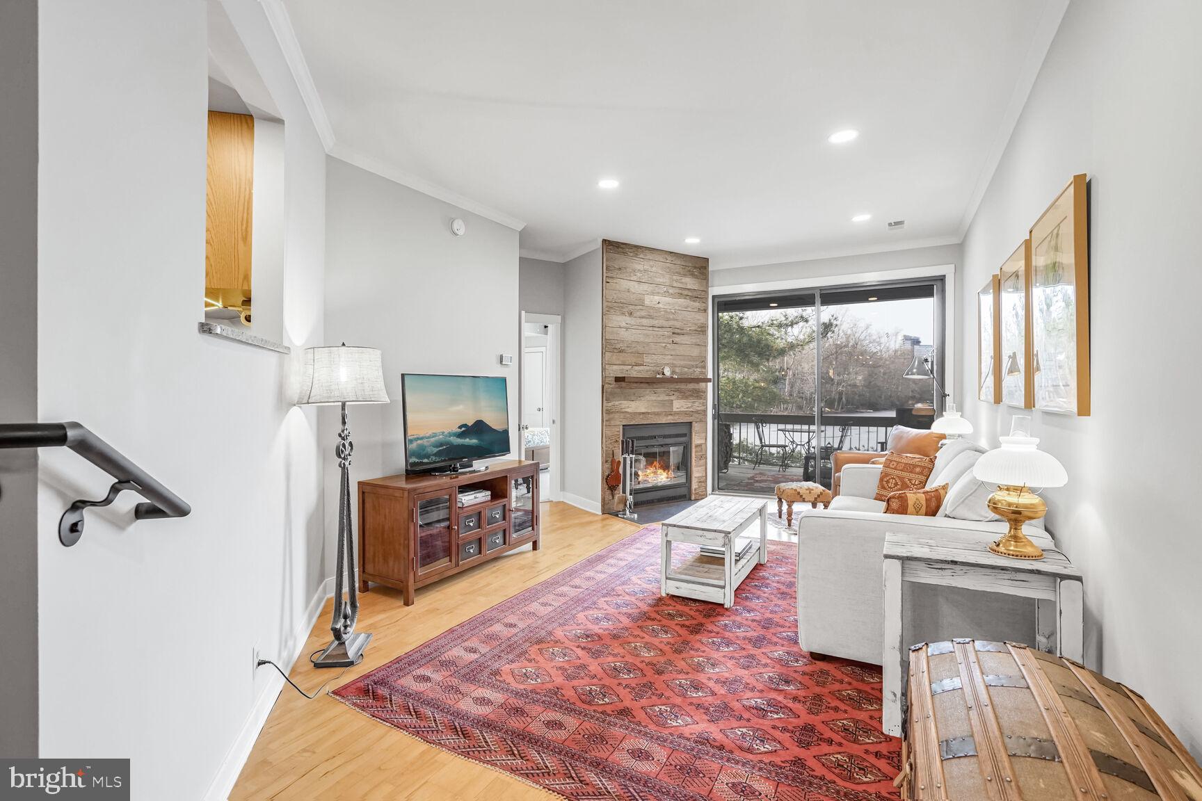 HARBOR POINT - Residential