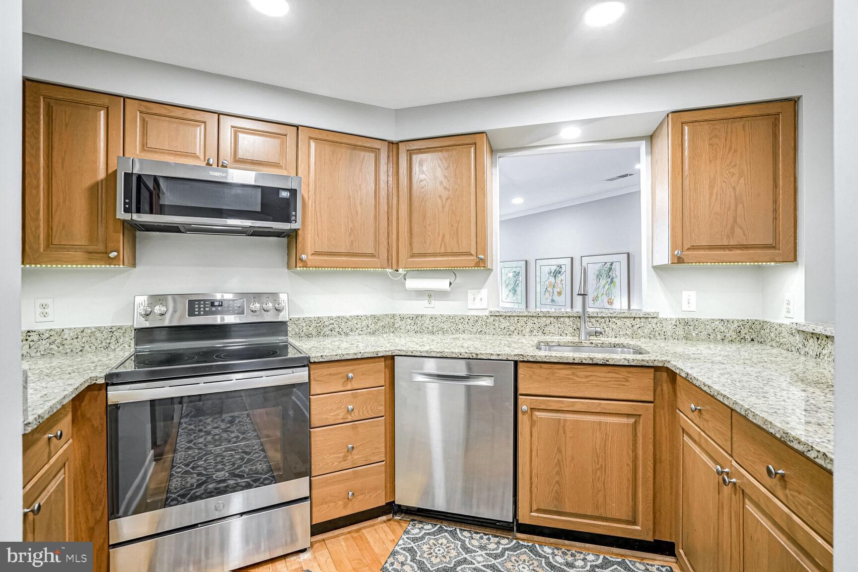 HARBOR POINT - Residential