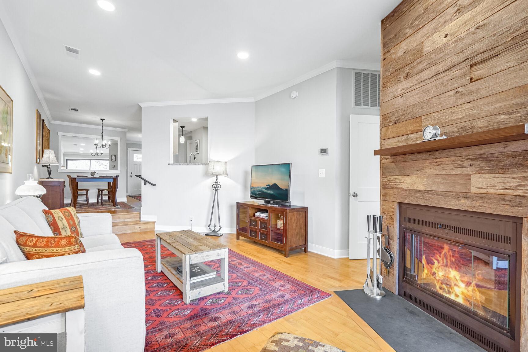 HARBOR POINT - Residential