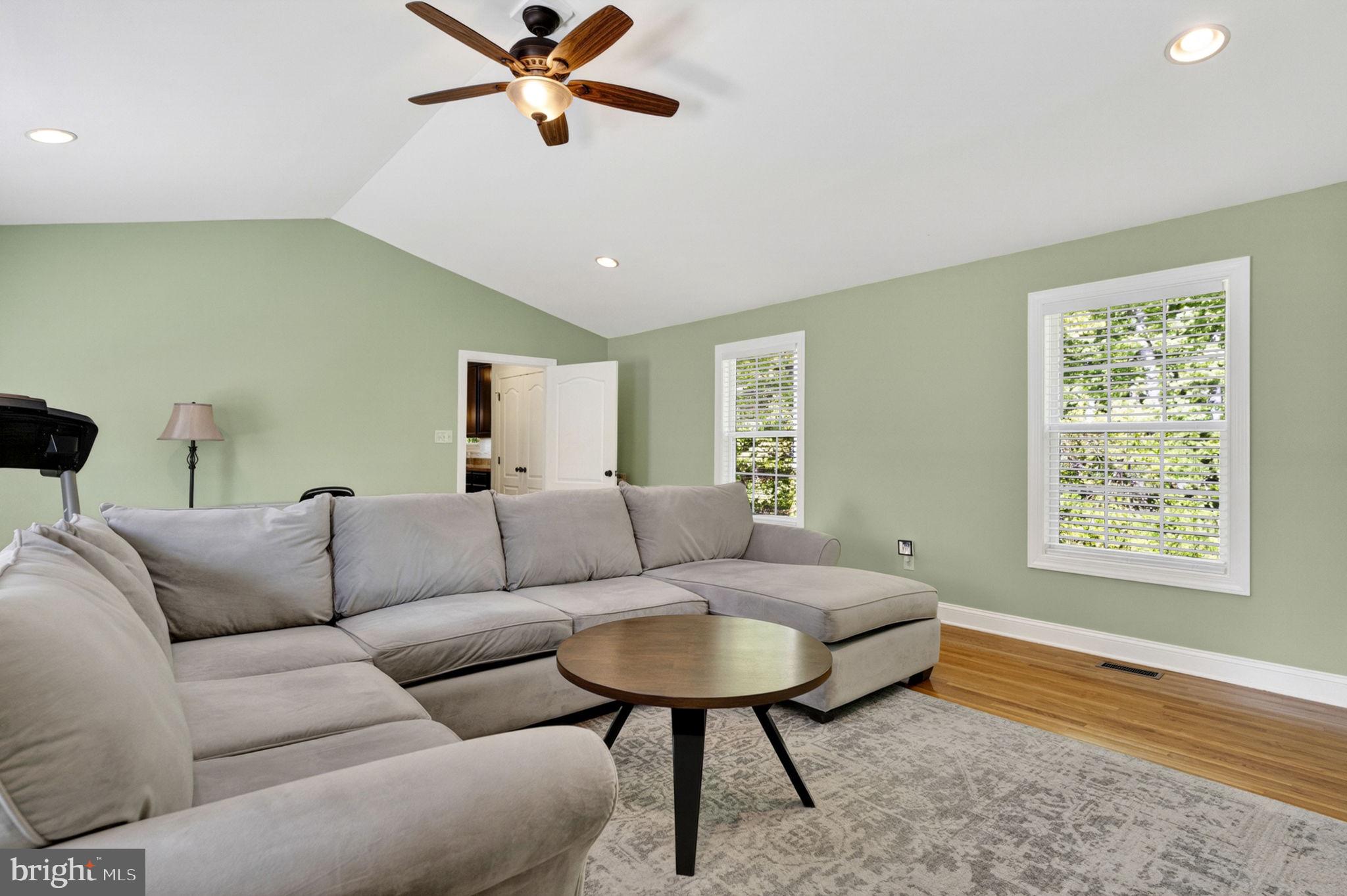 SHANNONDALE - Residential