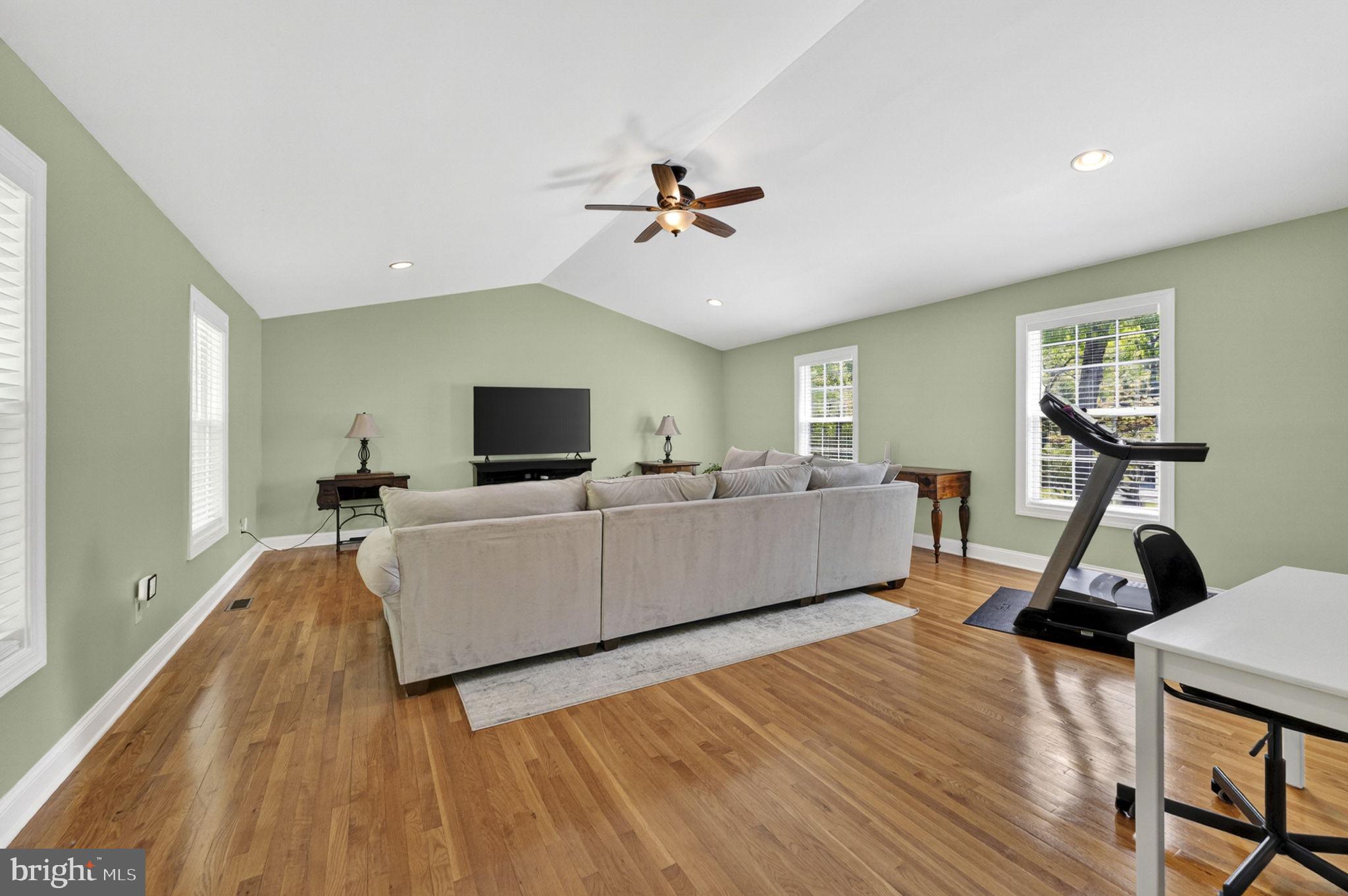 SHANNONDALE - Residential