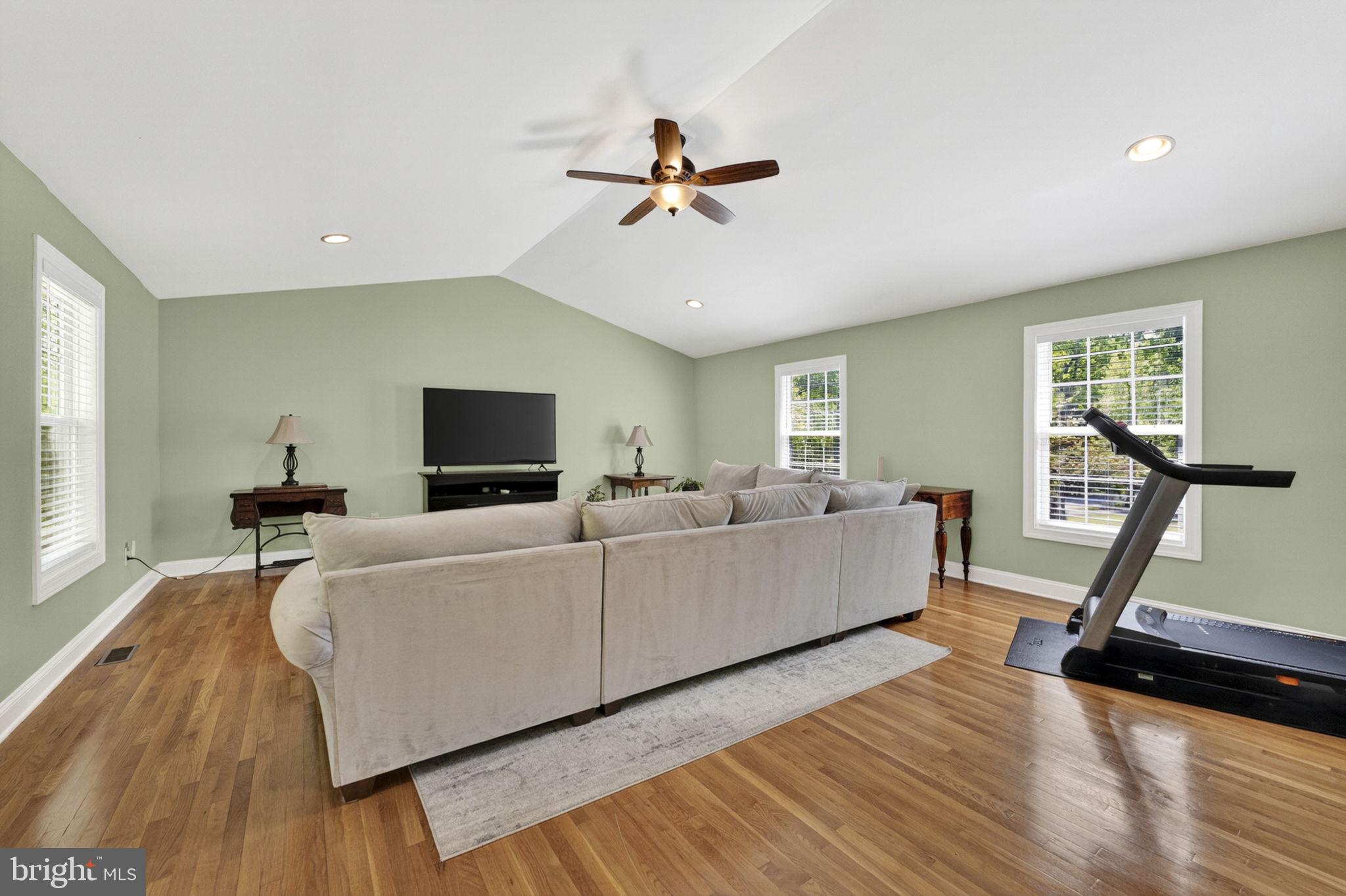 SHANNONDALE - Residential