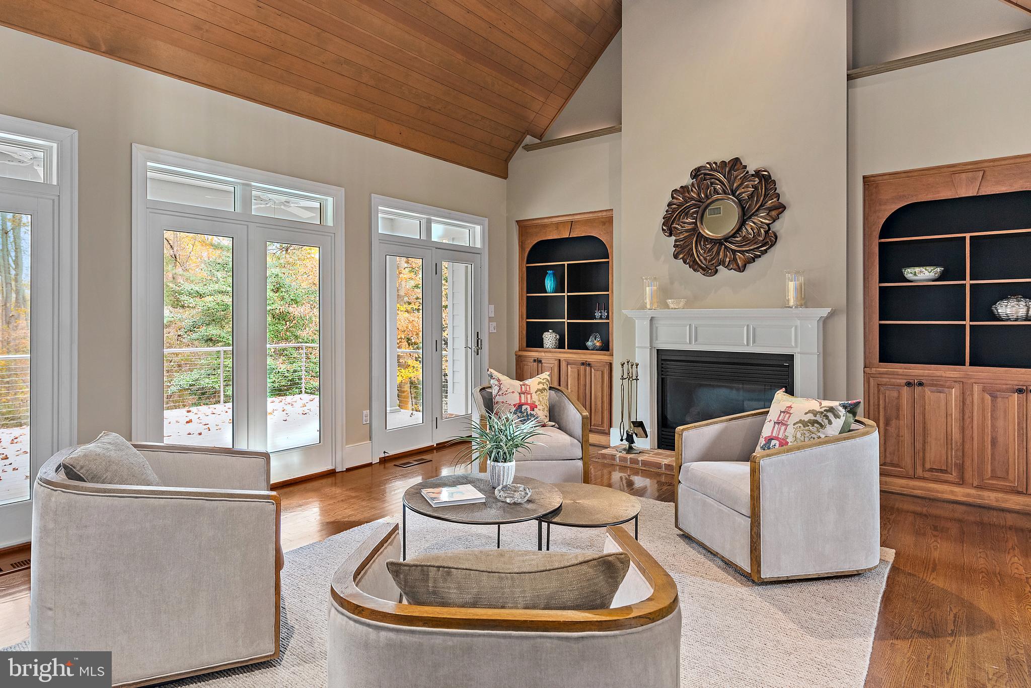 RIVER WATCH - Residential