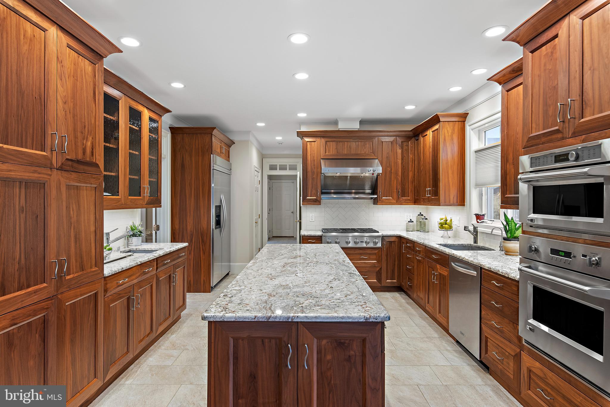 RIVER WATCH - Residential