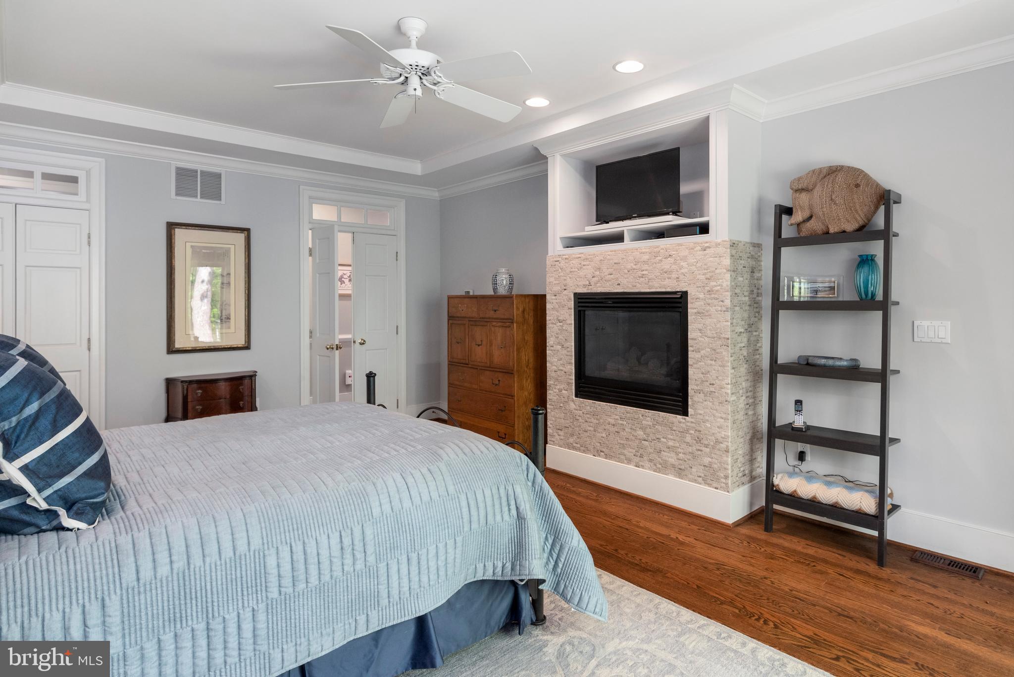 RIVER WATCH - Residential