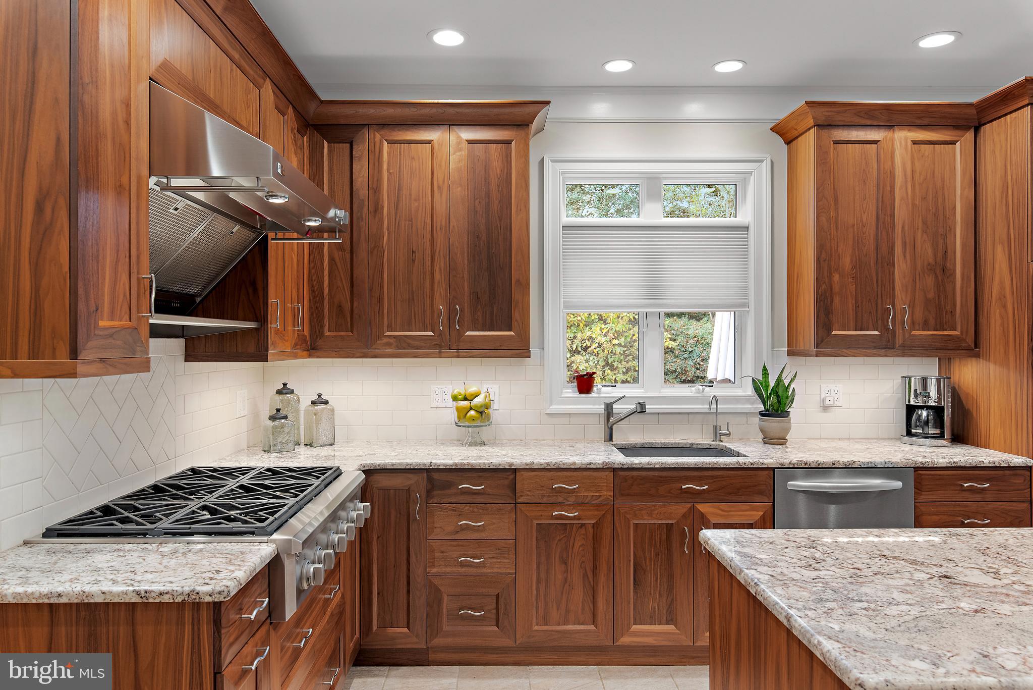 RIVER WATCH - Residential