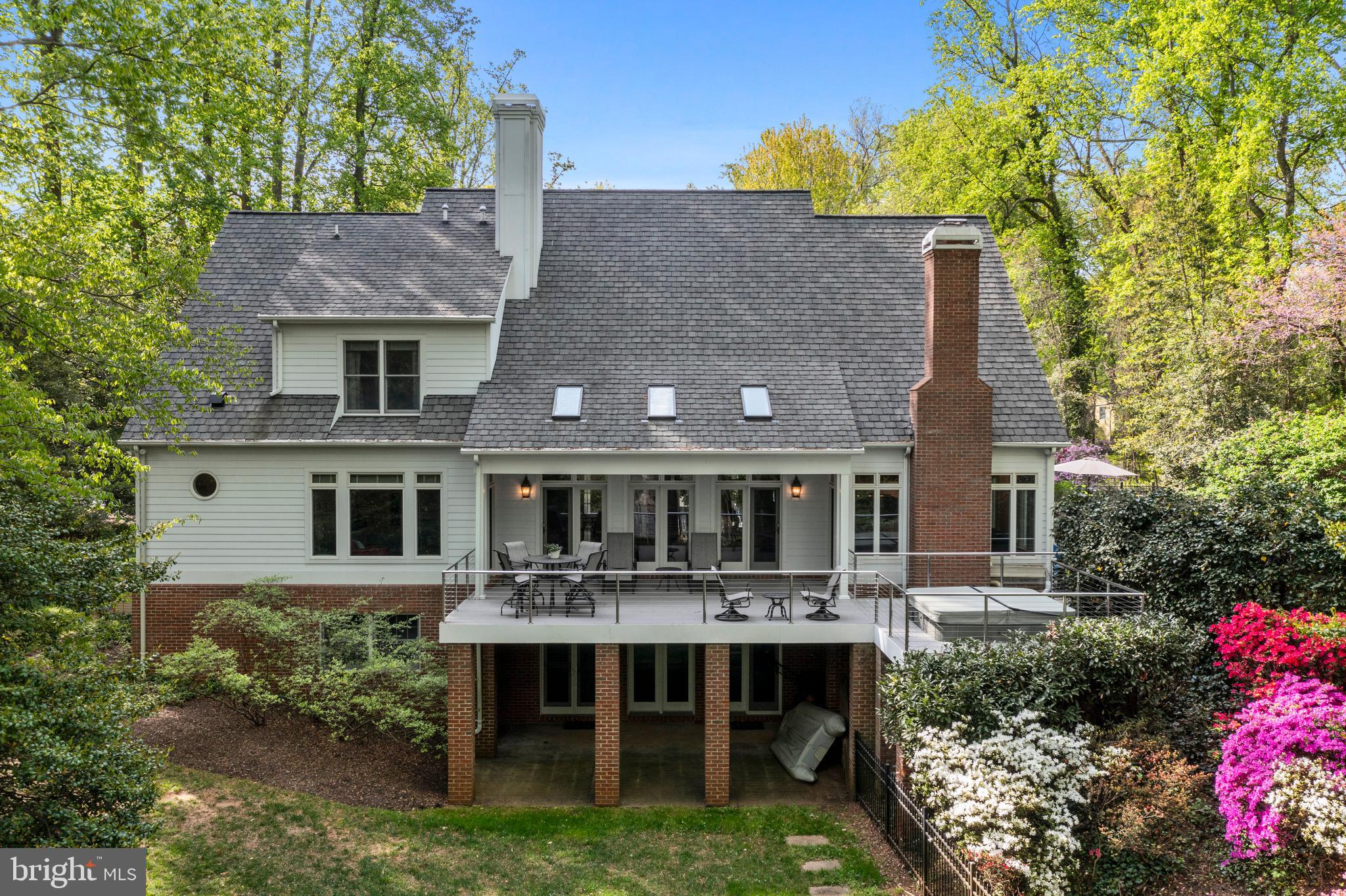 RIVER WATCH - Residential