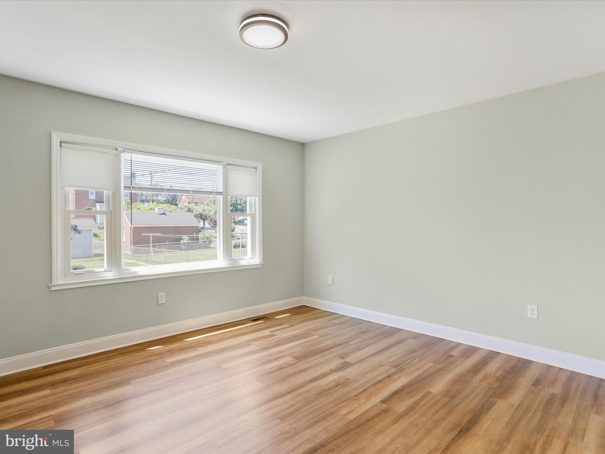 BERKELEY MANOR - Residential