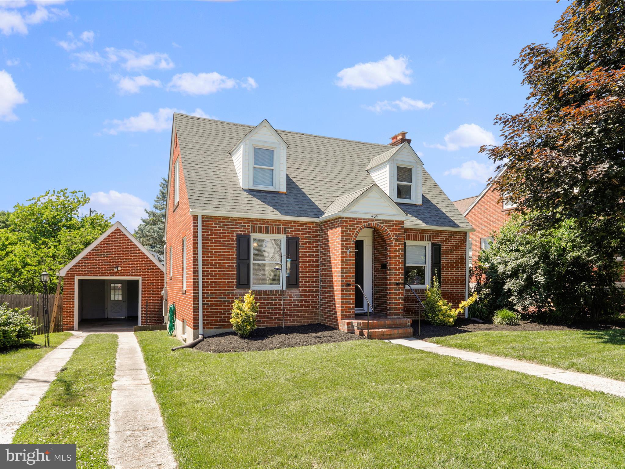 BERKELEY MANOR - Residential