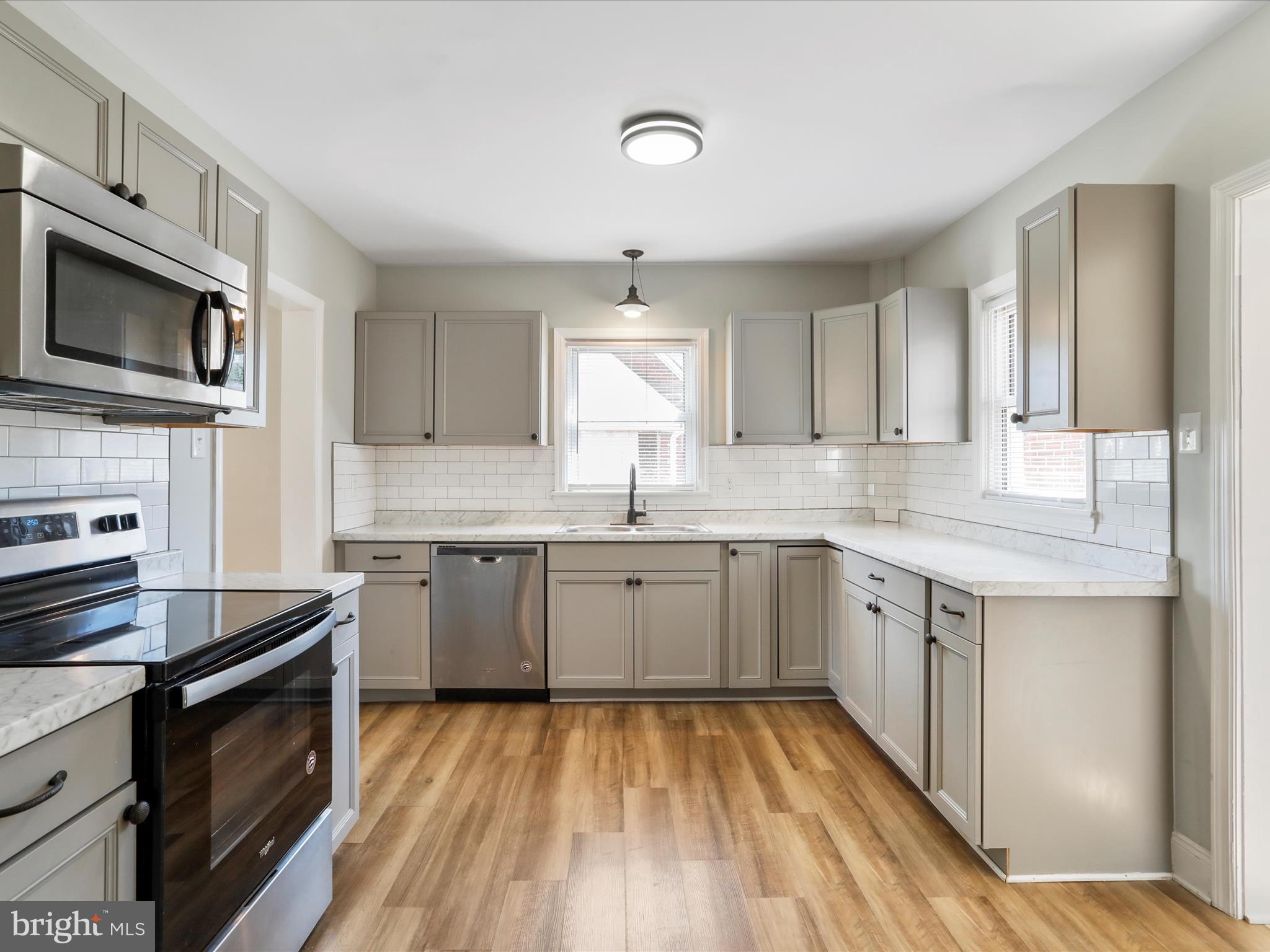 BERKELEY MANOR - Residential