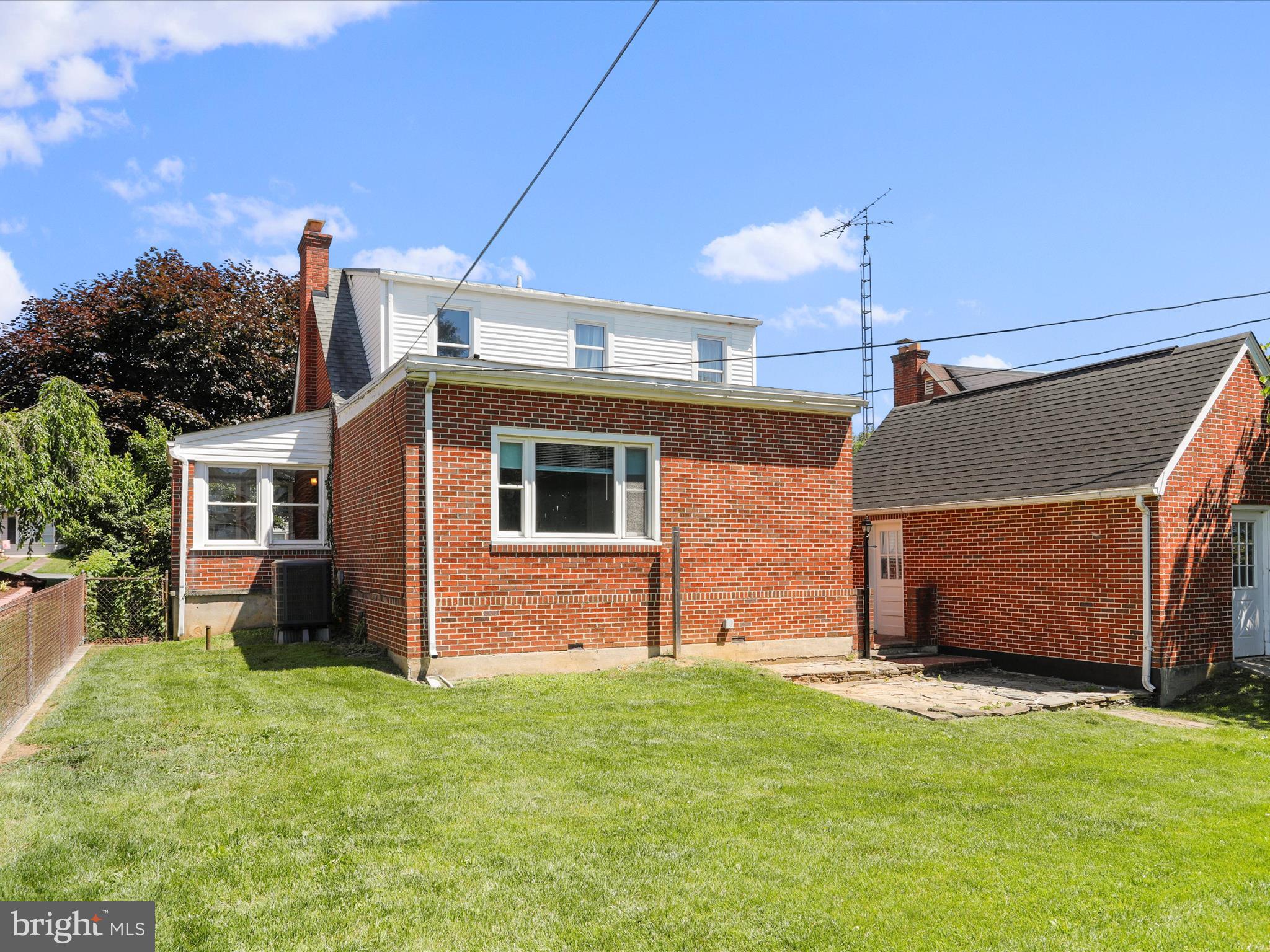 BERKELEY MANOR - Residential