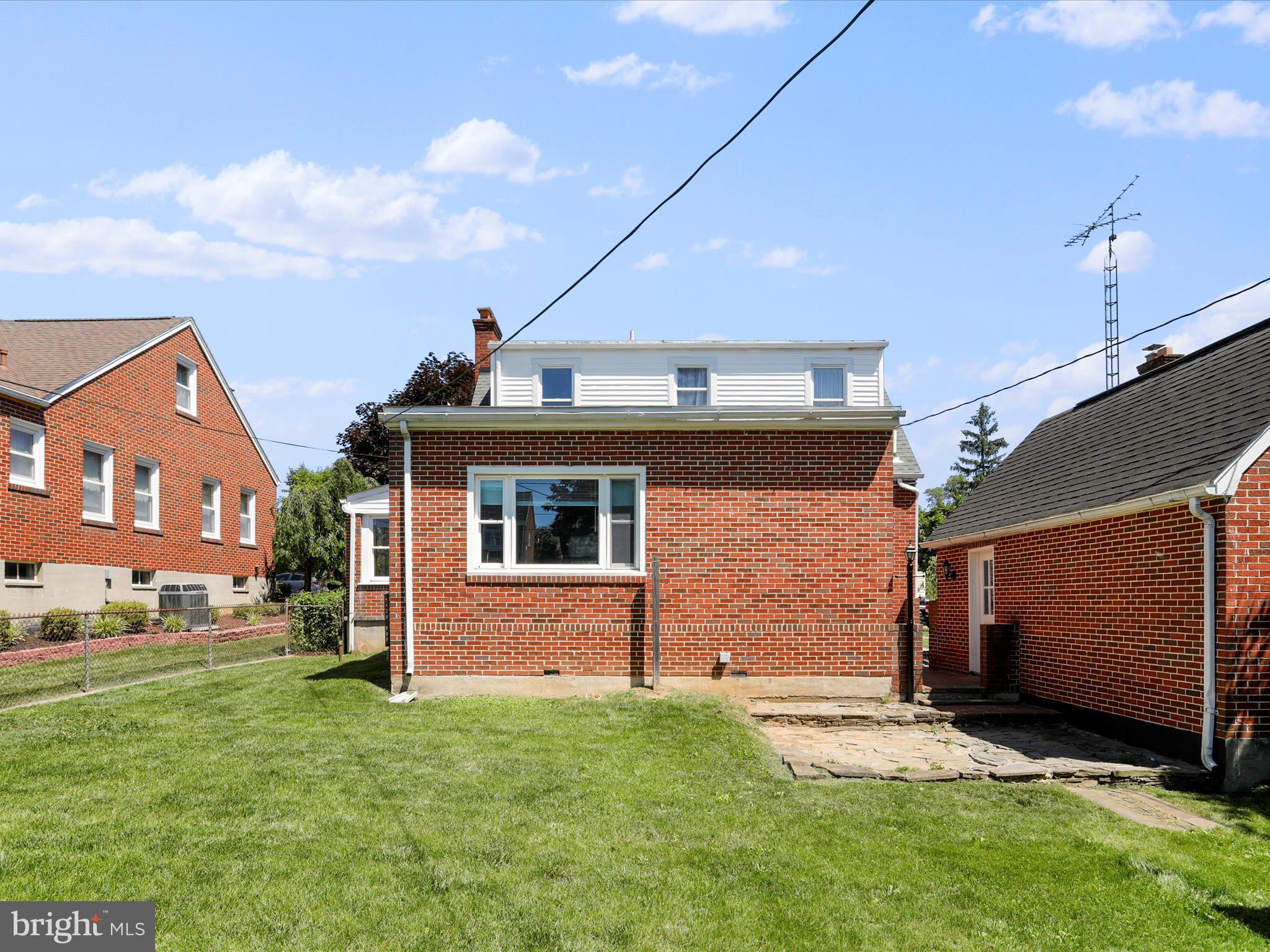 BERKELEY MANOR - Residential