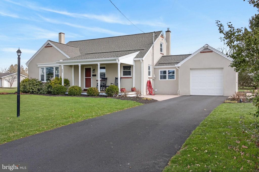 Photo of 409 Delta Street, MOUNT JOY, PA 17552 (MLS # PALA2084394)