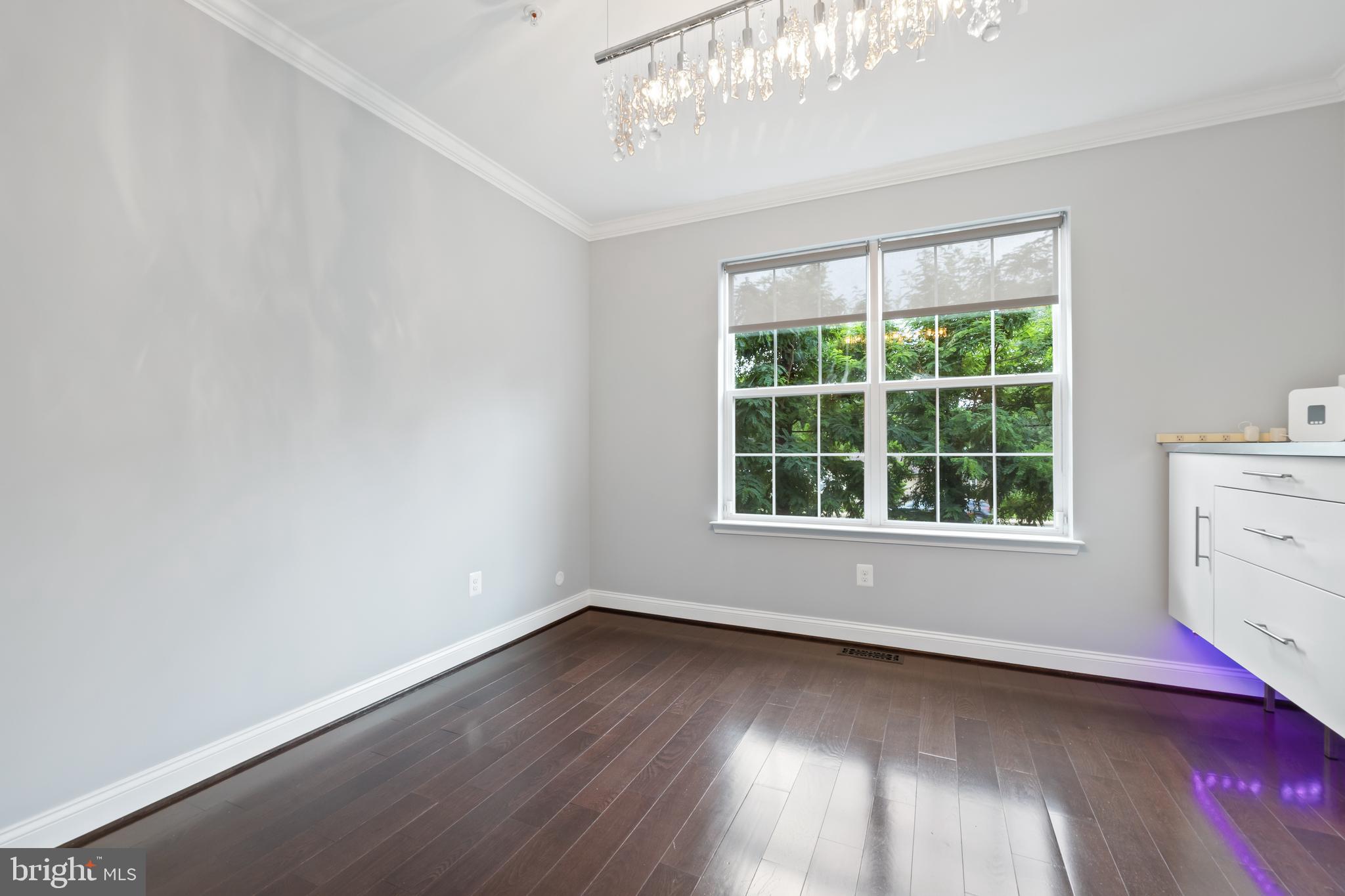 NORTH KENSINGTON - Residential