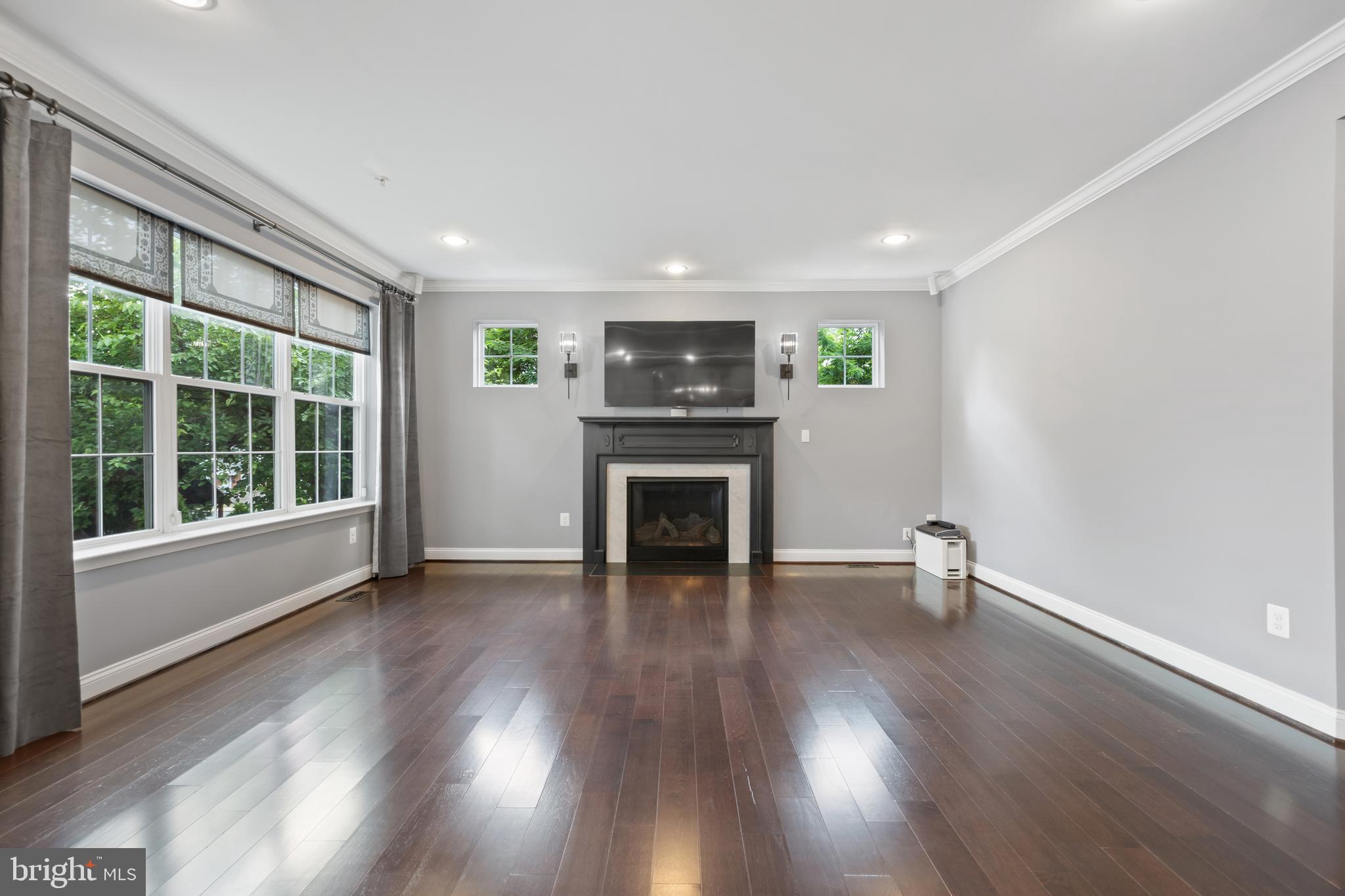 NORTH KENSINGTON - Residential