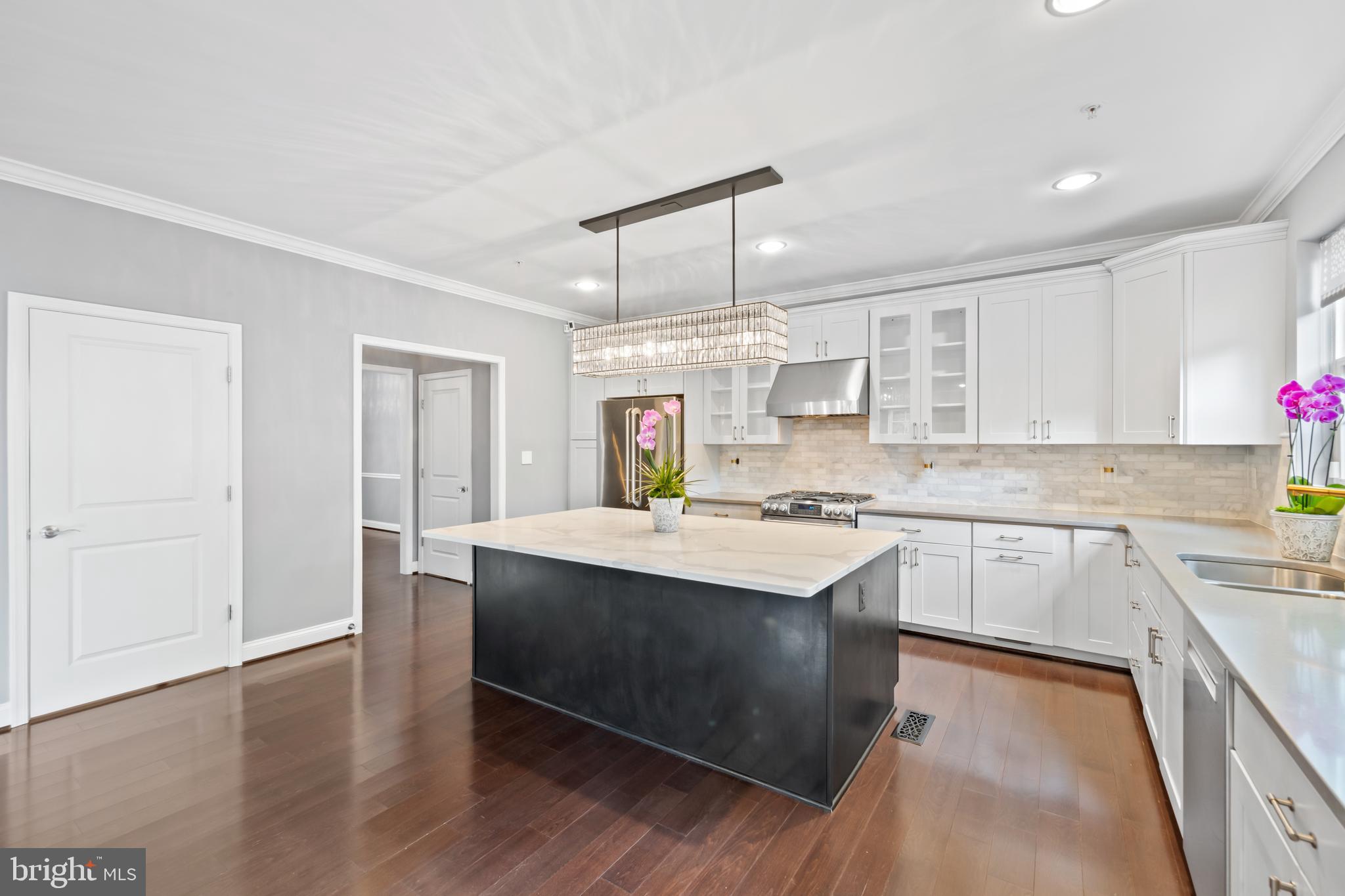 NORTH KENSINGTON - Residential