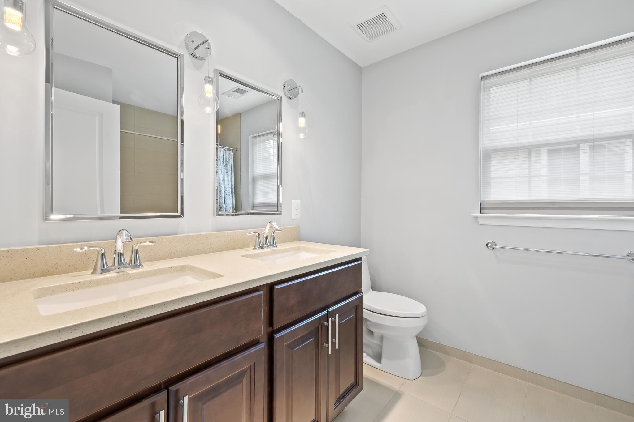 NORTH KENSINGTON - Residential