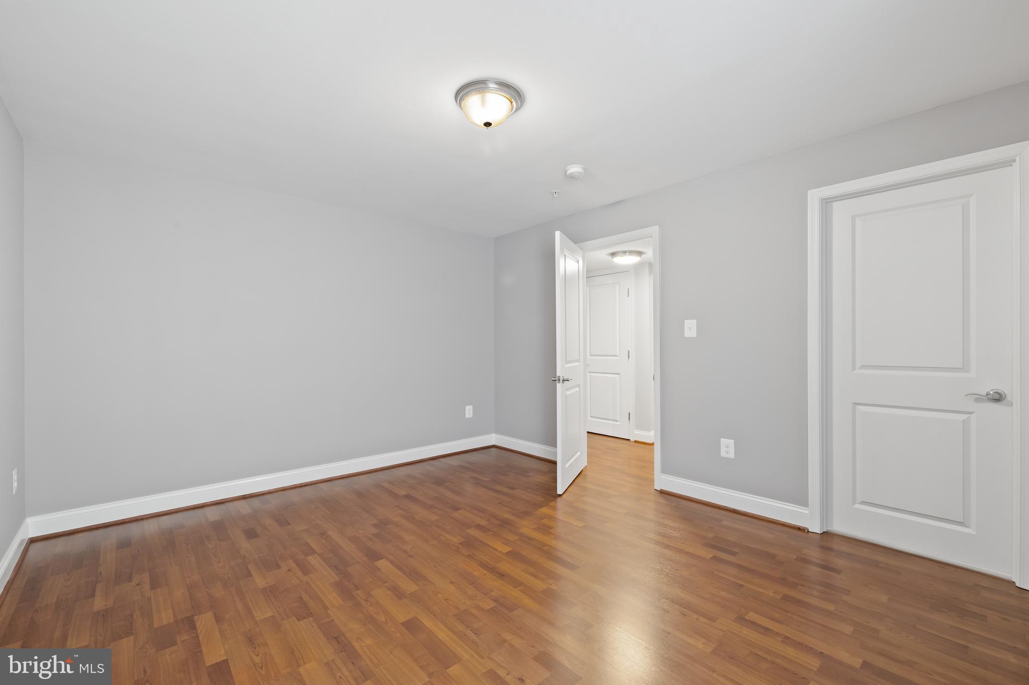 NORTH KENSINGTON - Residential