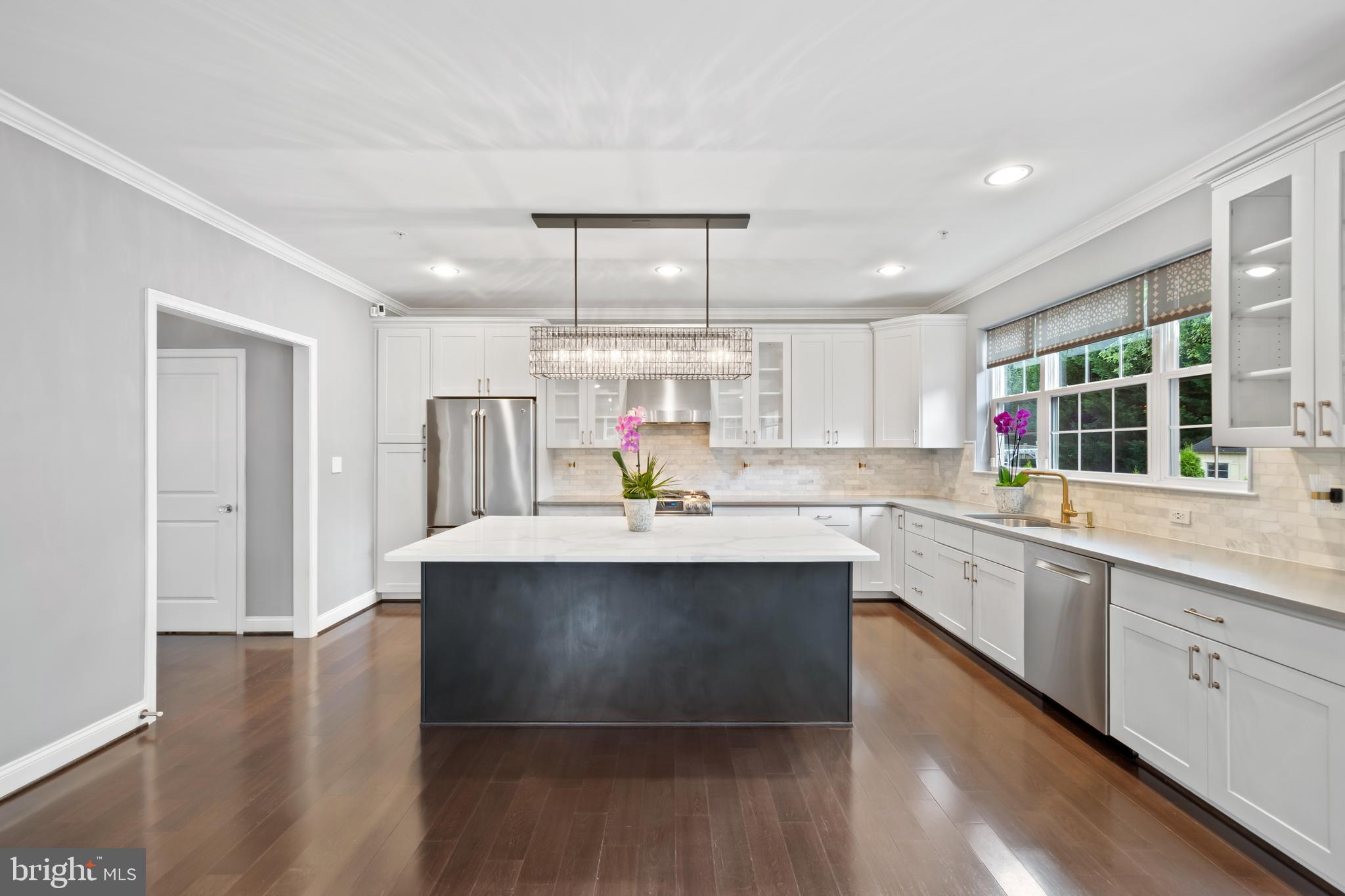 NORTH KENSINGTON - Residential