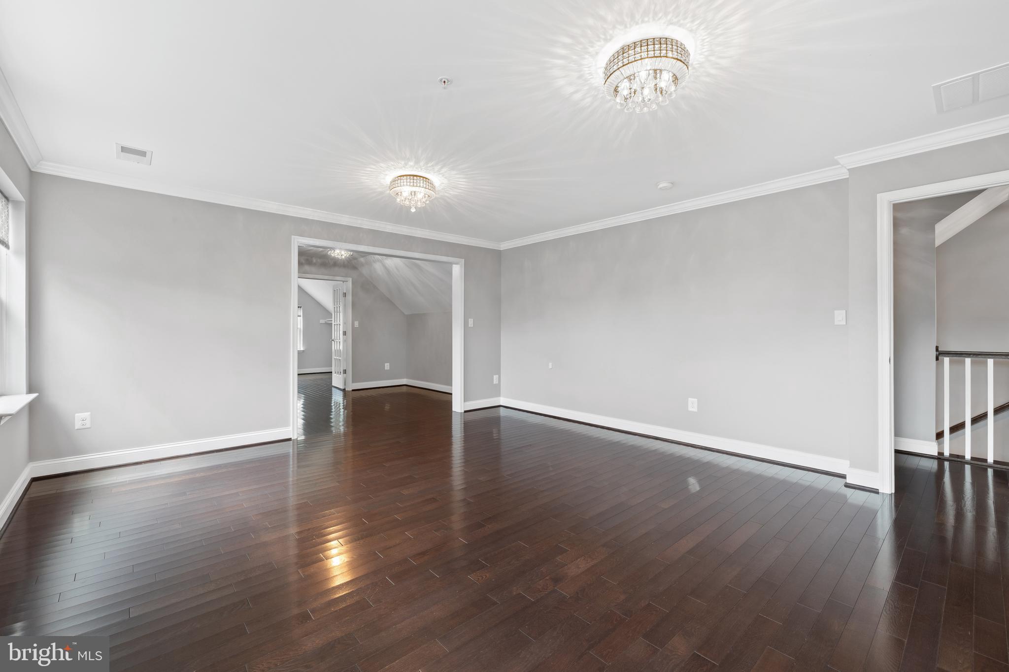 NORTH KENSINGTON - Residential