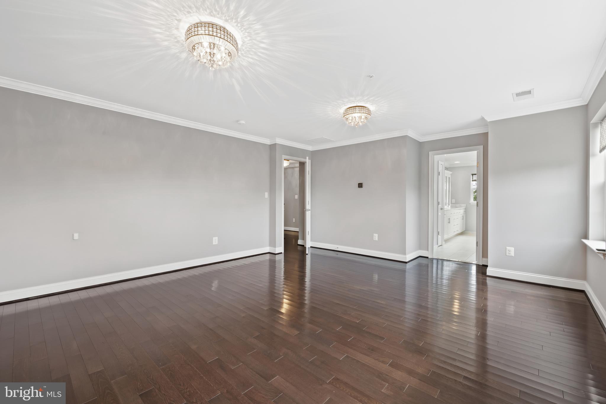 NORTH KENSINGTON - Residential