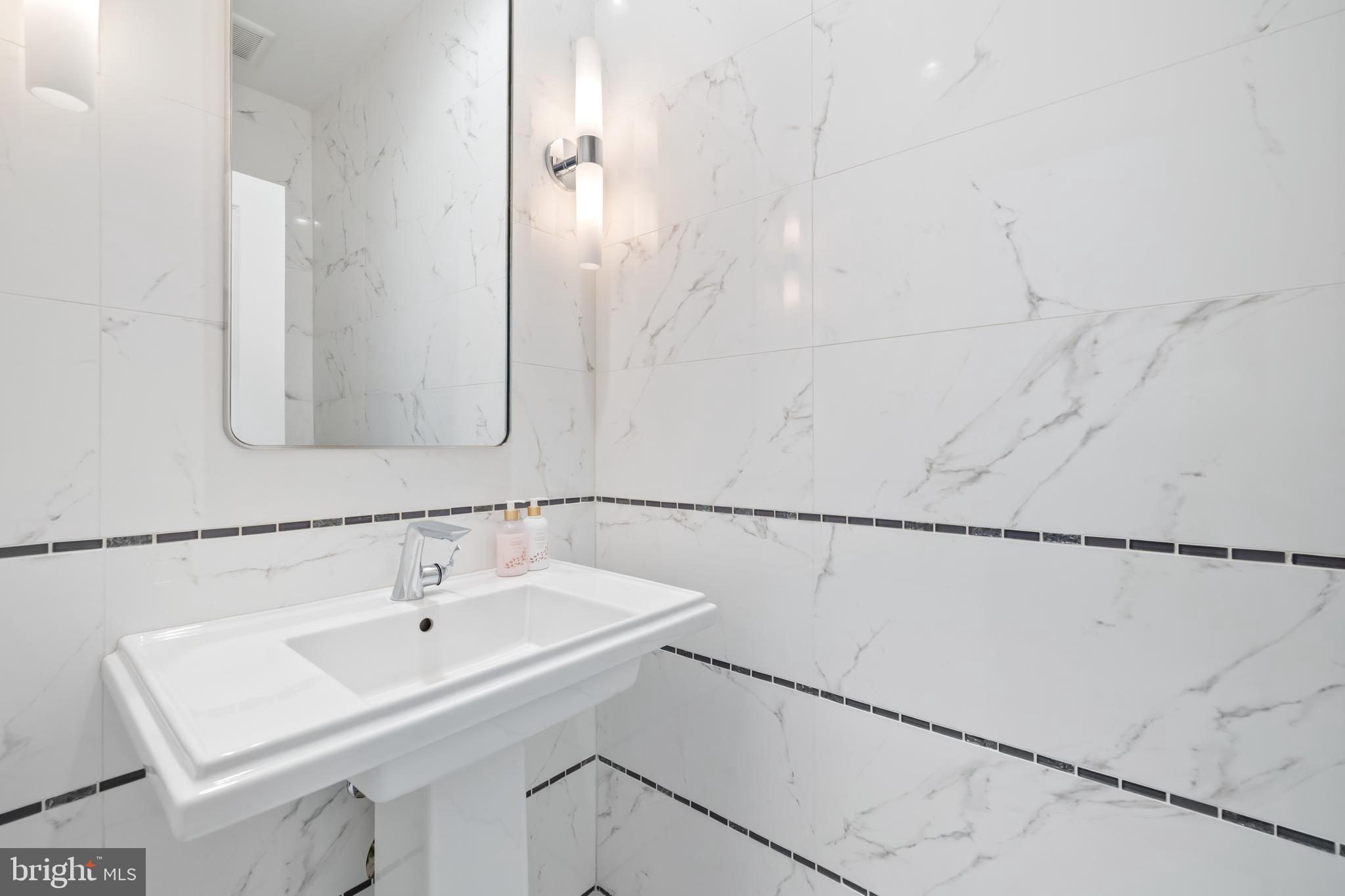 NORTH KENSINGTON - Residential