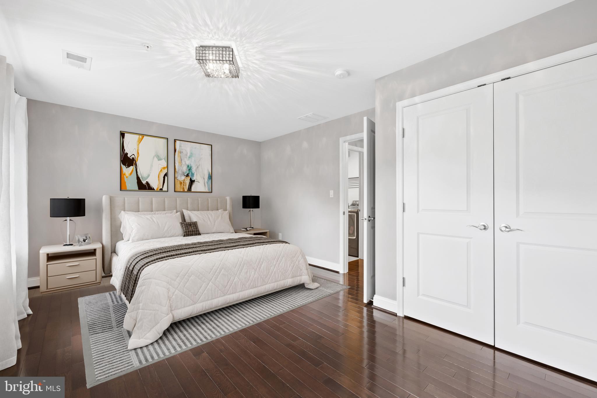 NORTH KENSINGTON - Residential