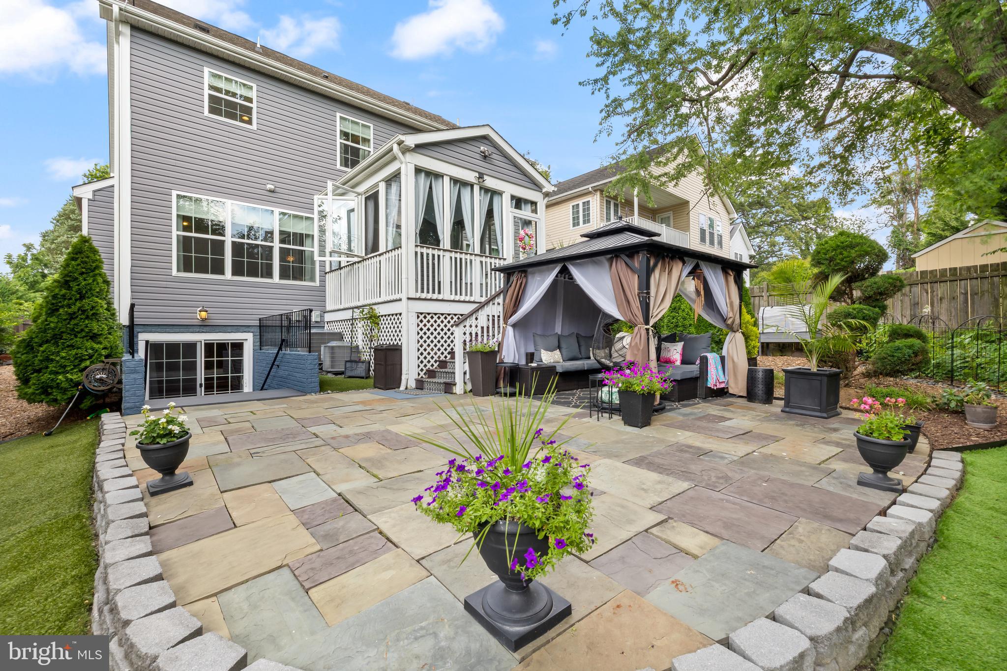 NORTH KENSINGTON - Residential