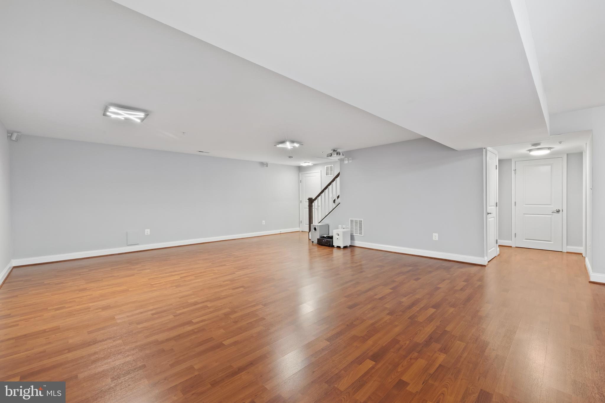 NORTH KENSINGTON - Residential