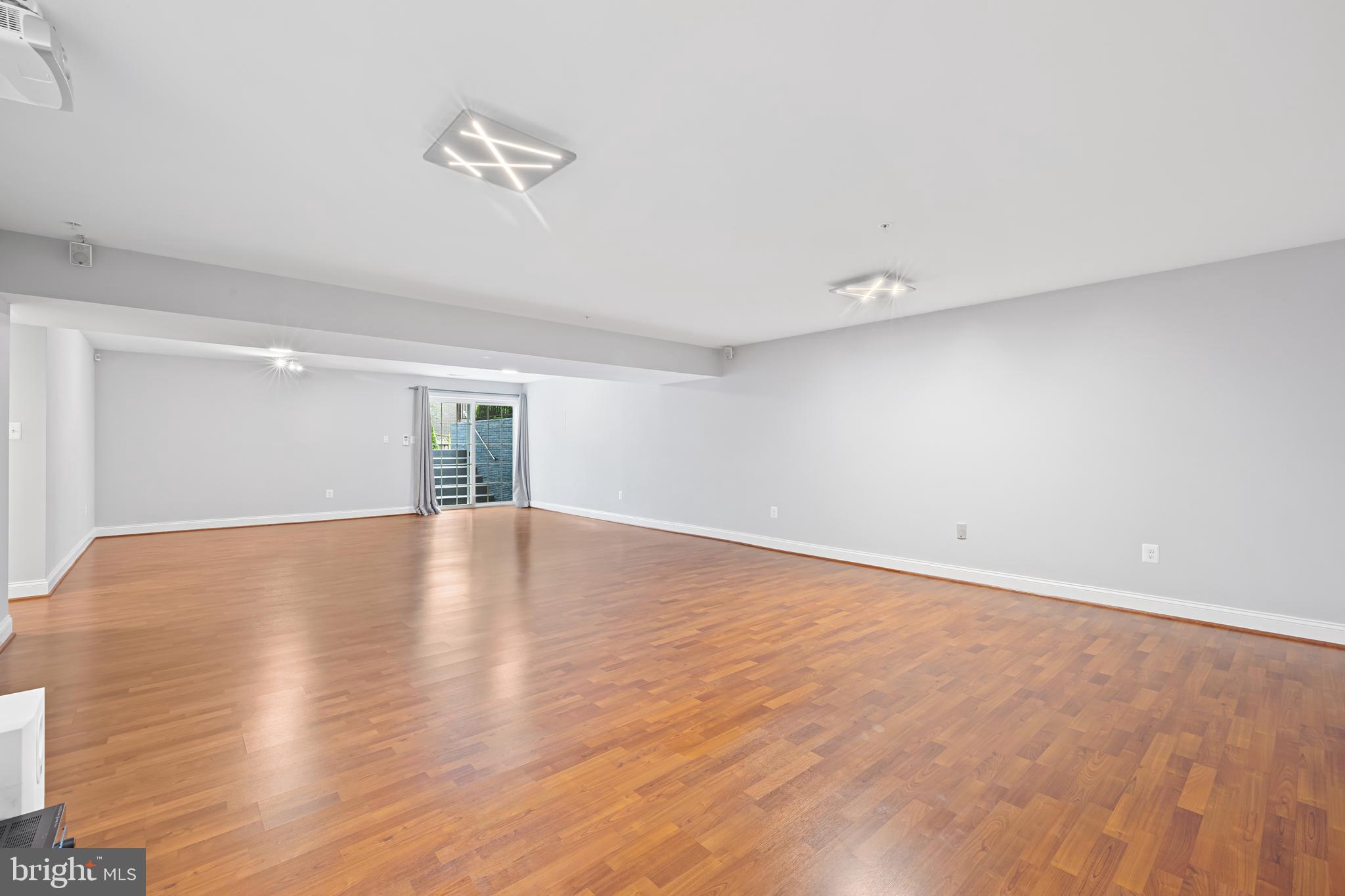 NORTH KENSINGTON - Residential