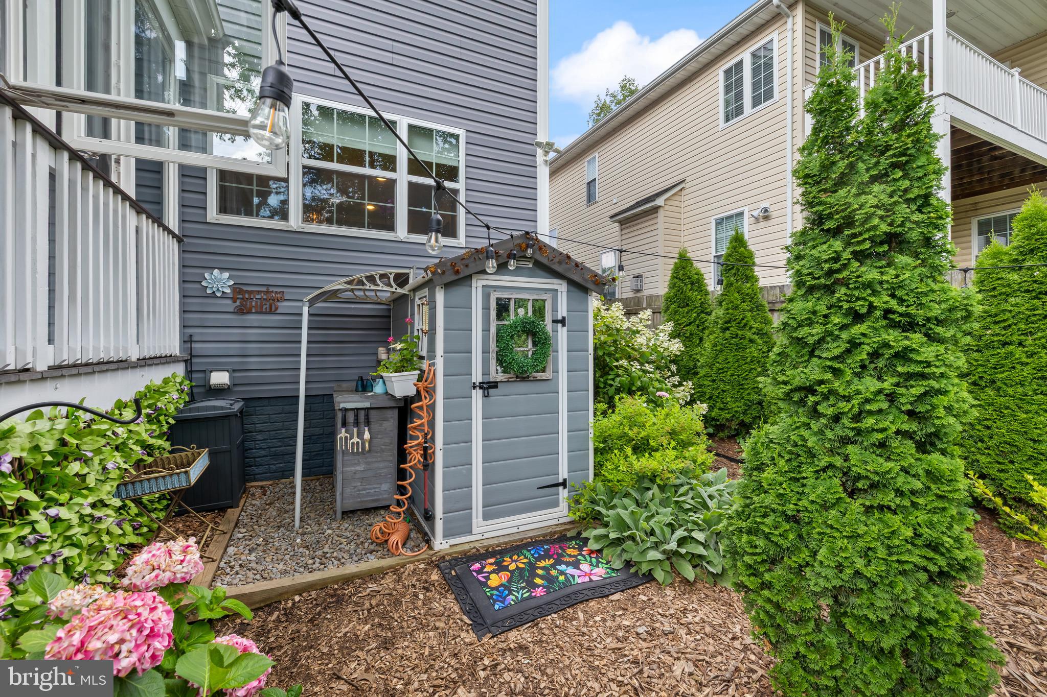 NORTH KENSINGTON - Residential