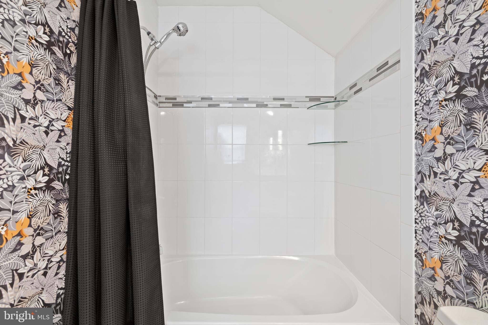 NORTH KENSINGTON - Residential