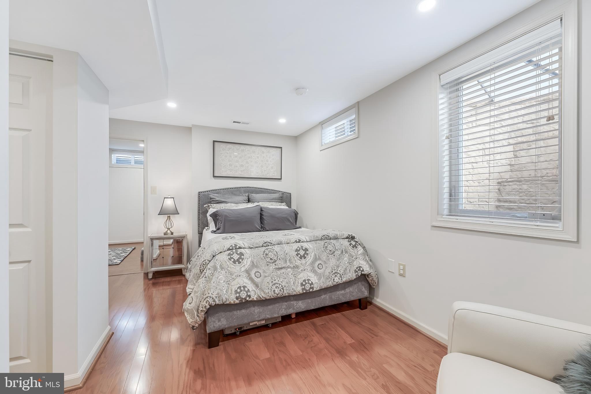 CHANTILLY HIGHLANDS - Residential