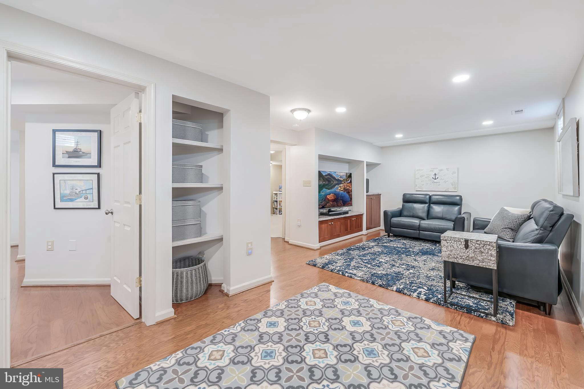 CHANTILLY HIGHLANDS - Residential